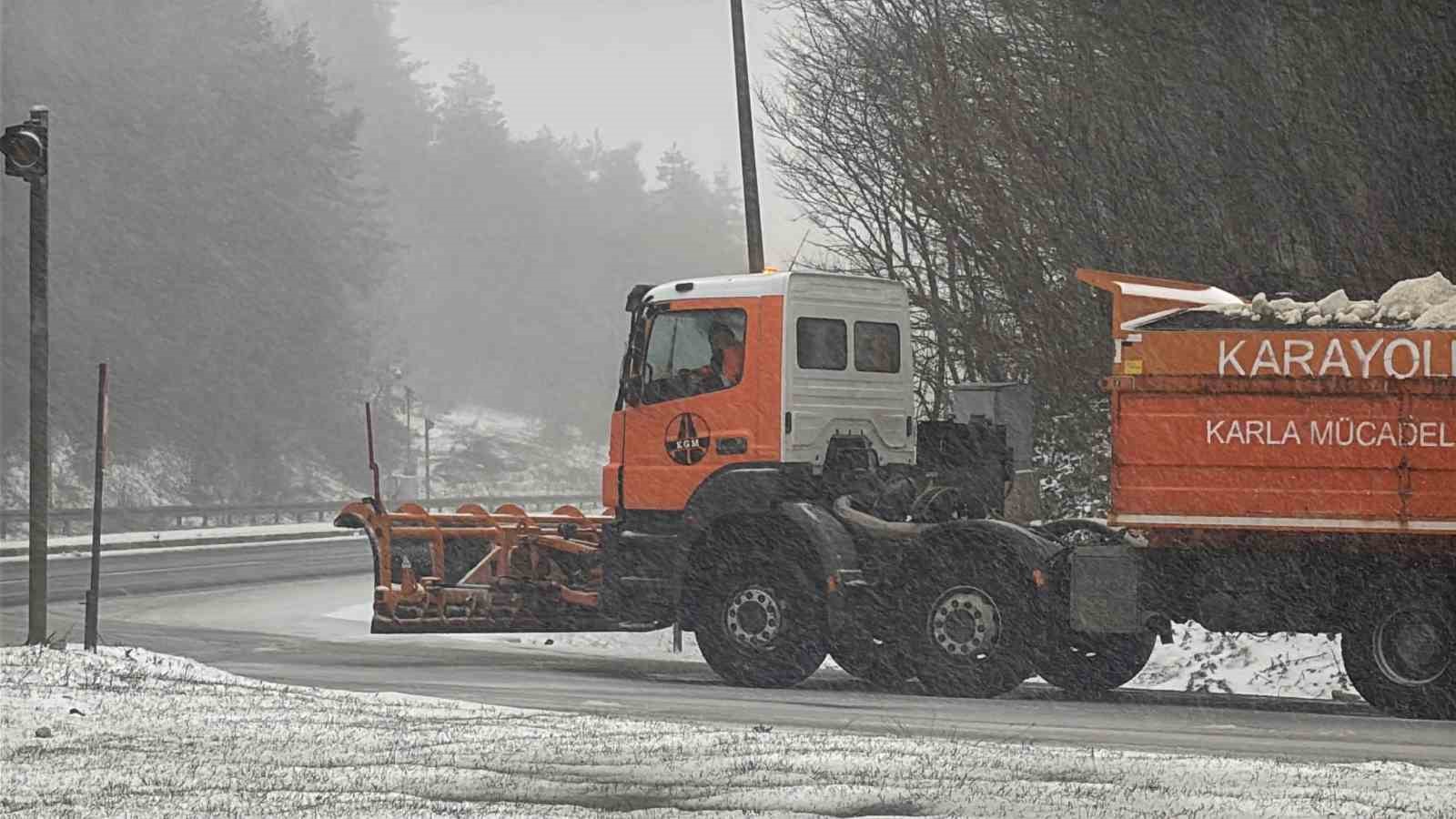 Bolu Dağı’nda kar yağışı başladı
