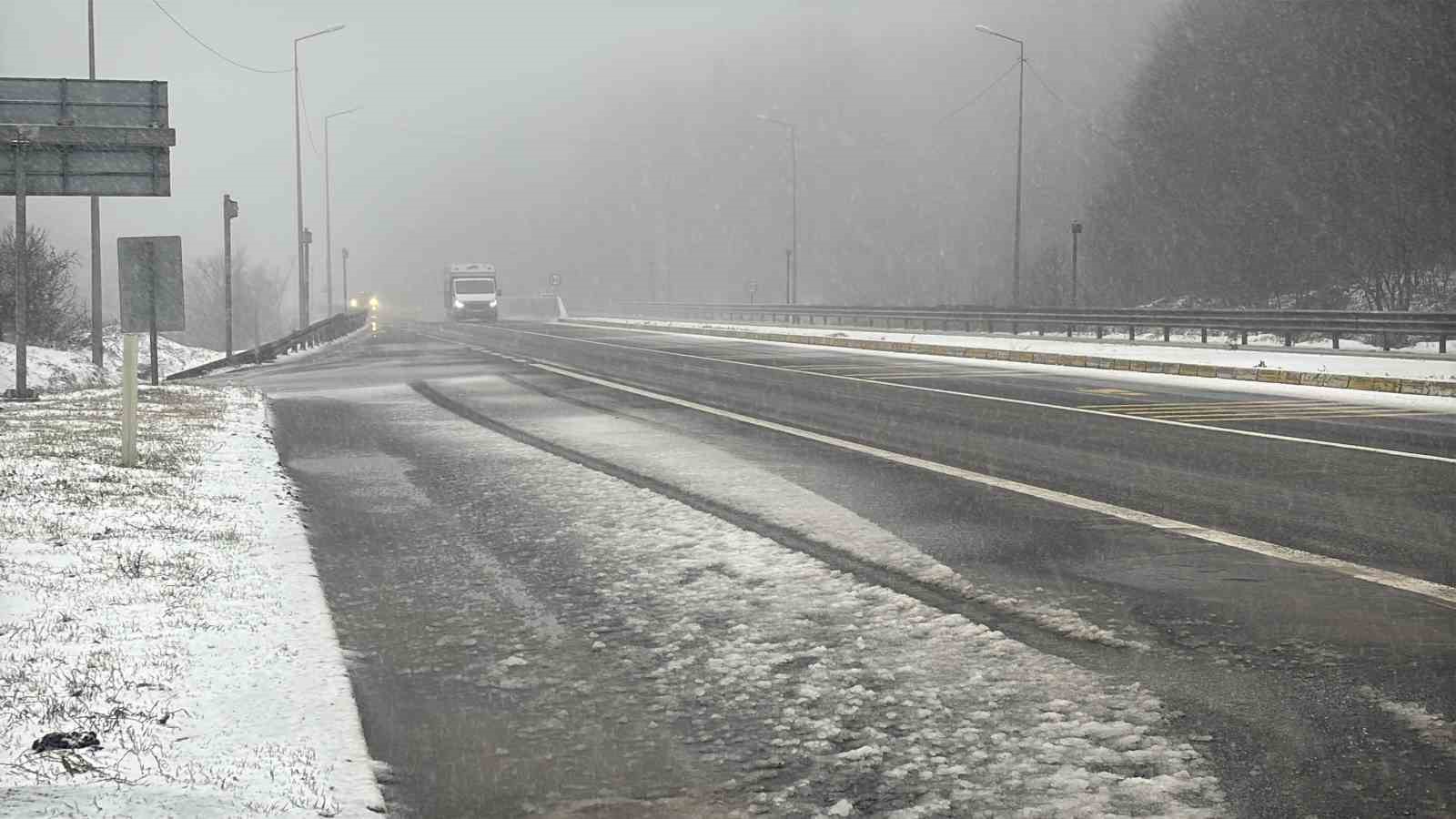 Bolu Dağı’nda kar yağışı başladı
