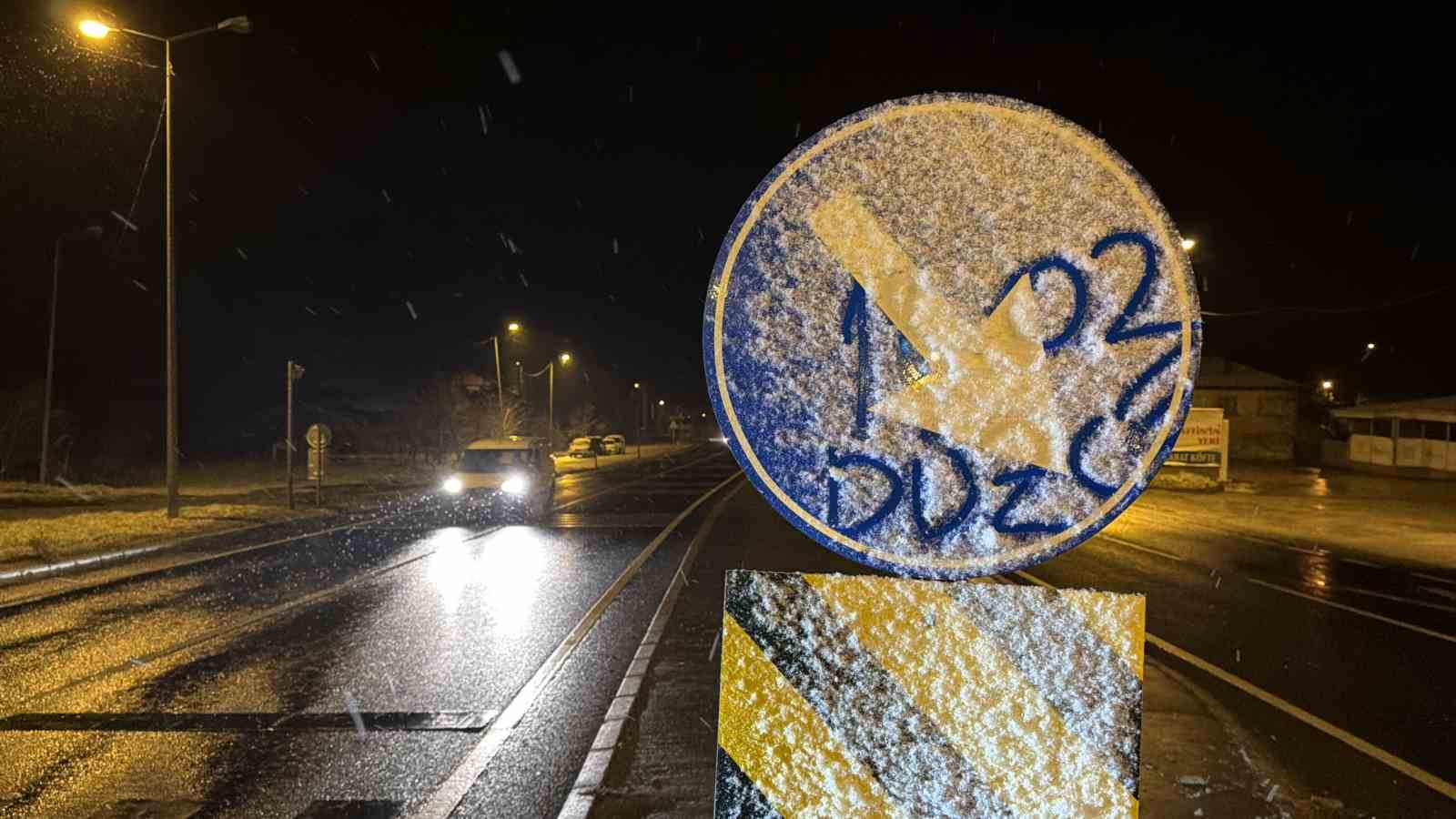 Bolu Dağı’nda kar yağışı etkisini arttırdı
