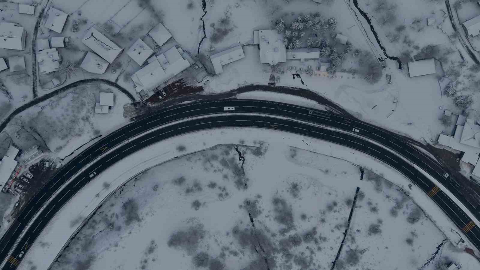 Bolu Dağı’nda kartpostallık kar manzarası
