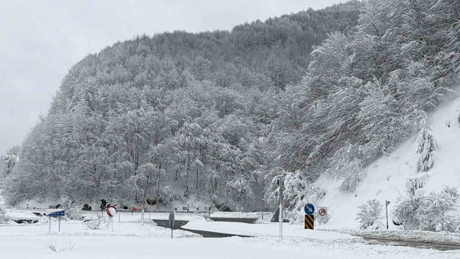 Bolu Dağı’nda ulaşım açık, manzara kartpostallık
