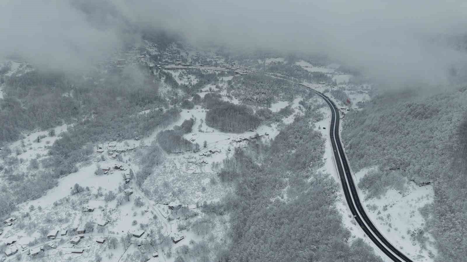 Bolu Dağı’nda ulaşım açık, manzara kartpostallık
