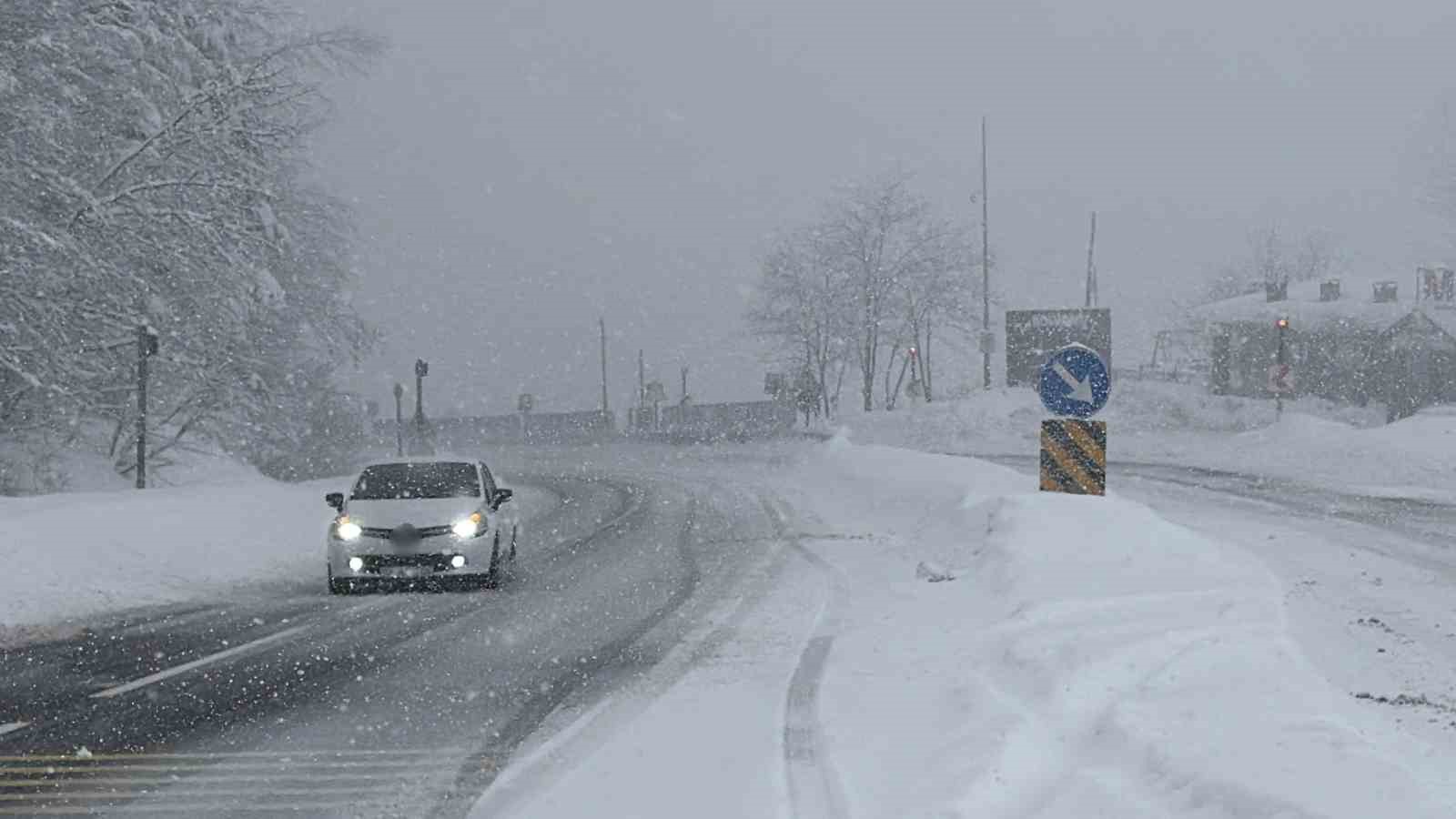 Bolu Dağı’nda yoğun kar yağışı
