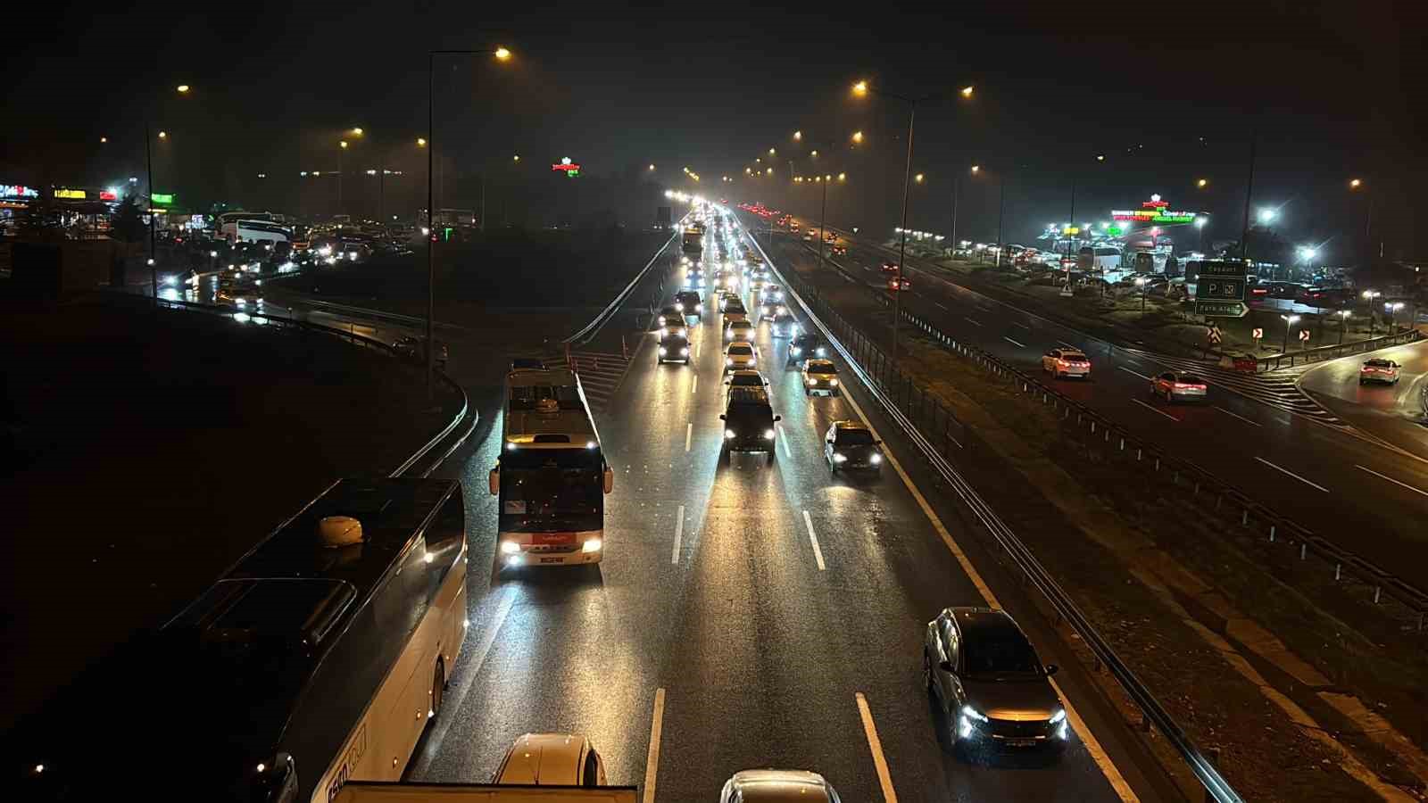 Bolu geçişinde bayram trafiği kilit
