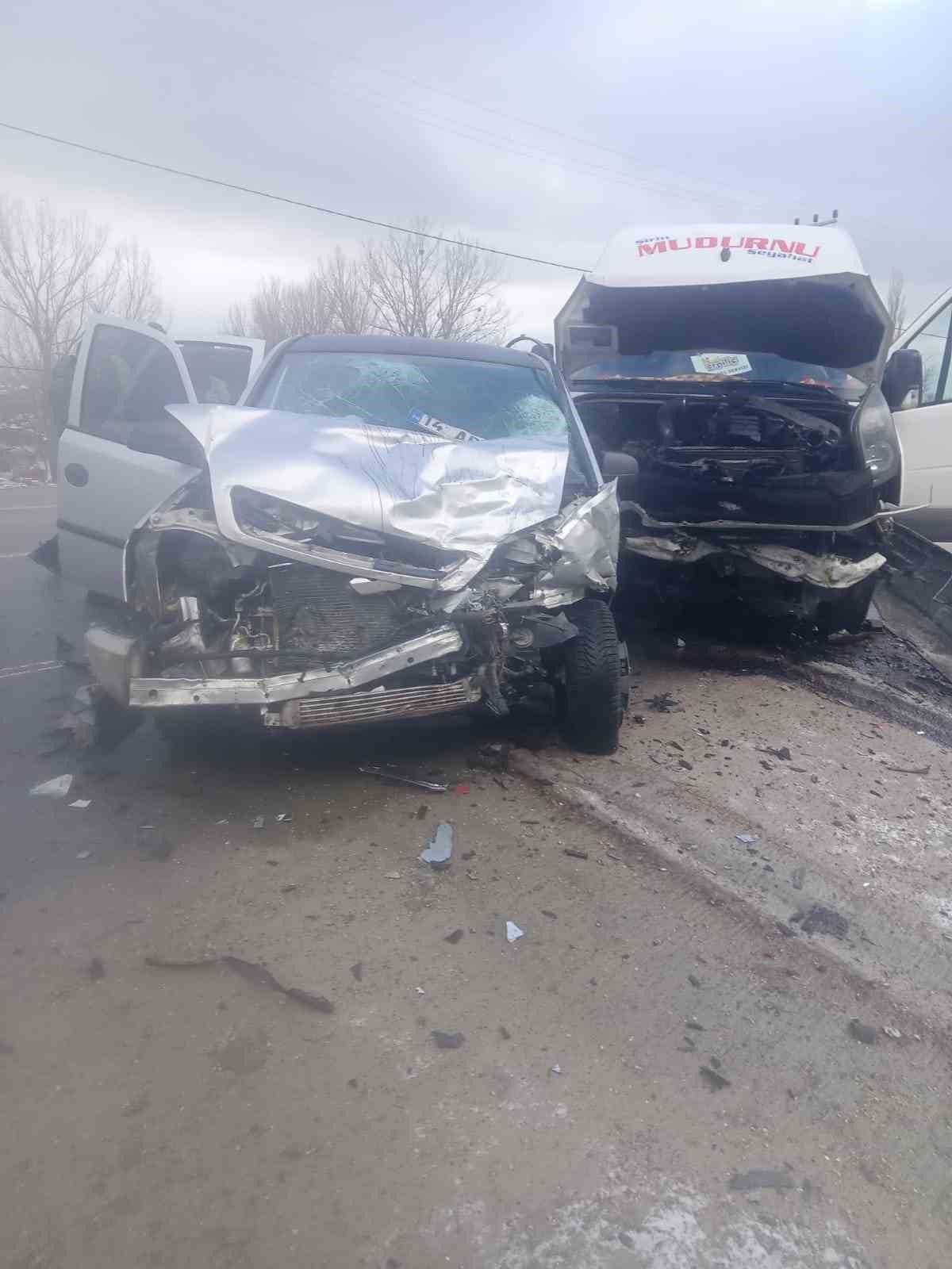 Bolu-Mudurnu yolunda feci kaza: 1’i ağır 10 yaralı
