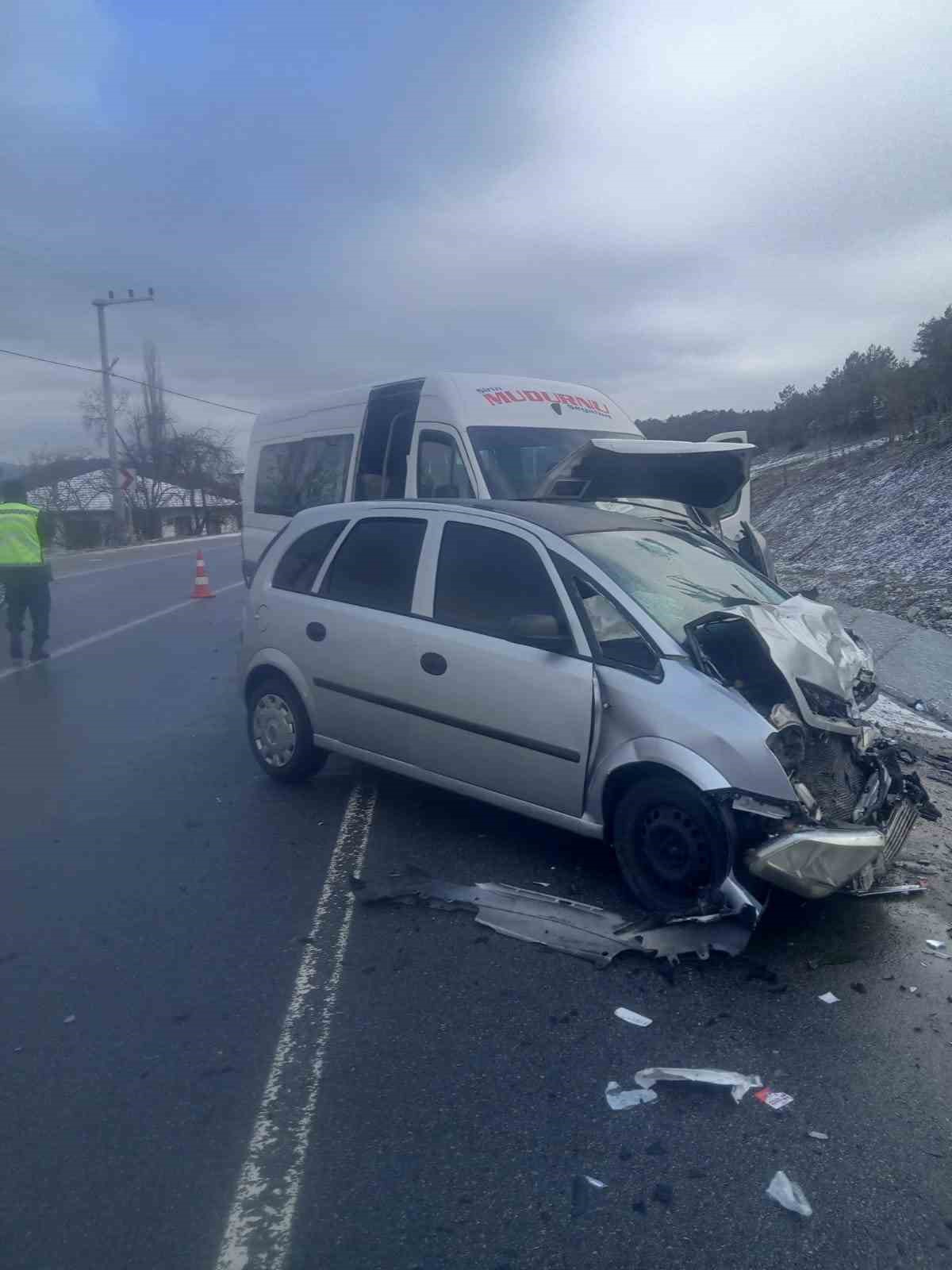 Bolu-Mudurnu yolunda feci kaza: 1’i ağır 10 yaralı
