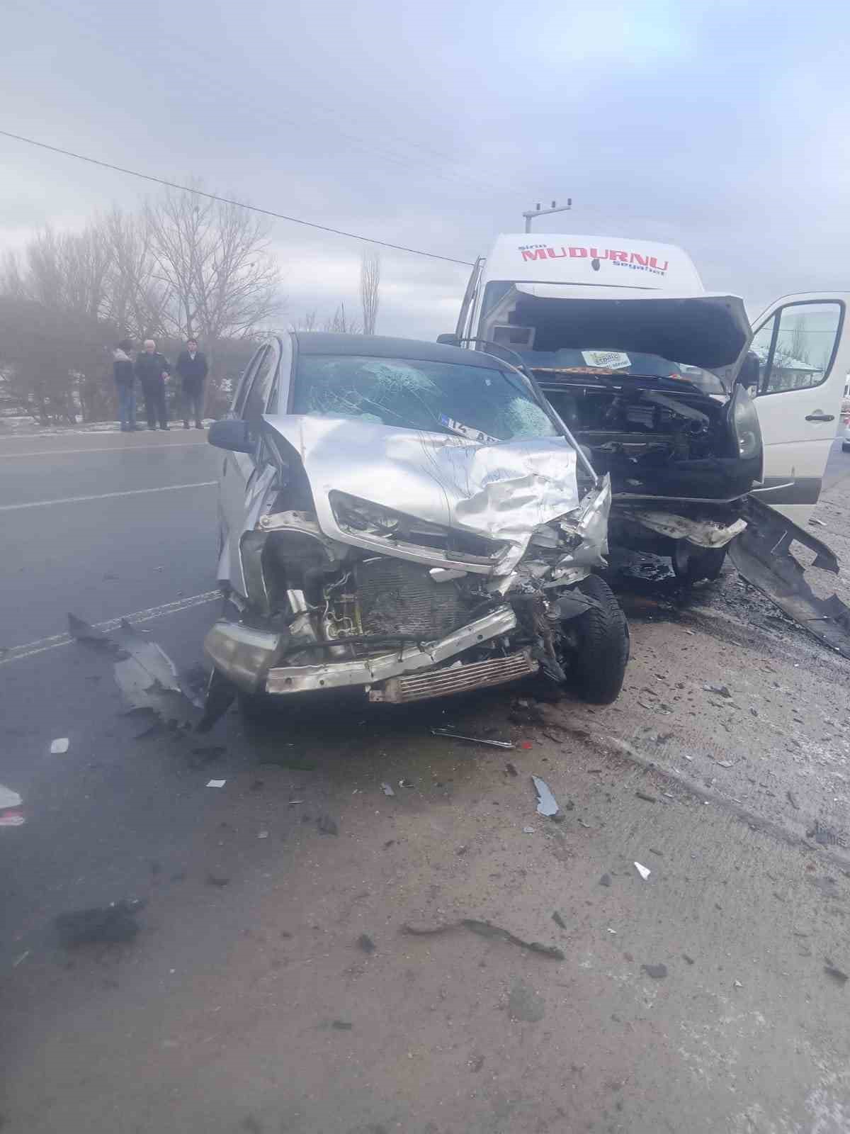 Bolu-Mudurnu yolunda feci kaza: 1’i ağır 10 yaralı
