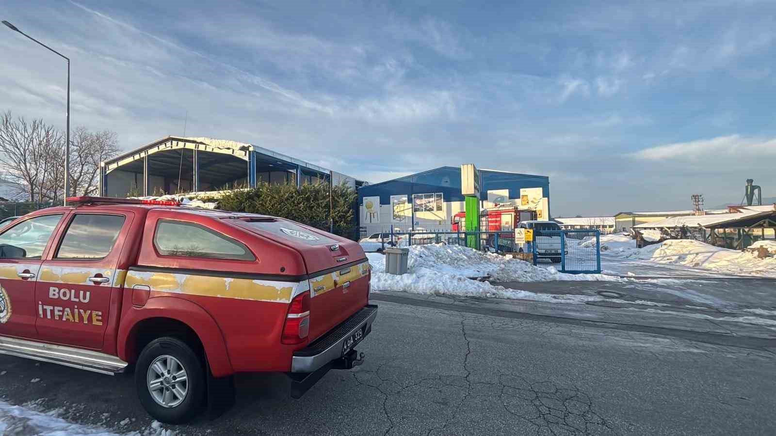 Bolu OSB’de mobilya imalat fabrikasında yangın paniği: İşçiler müdahale etti
