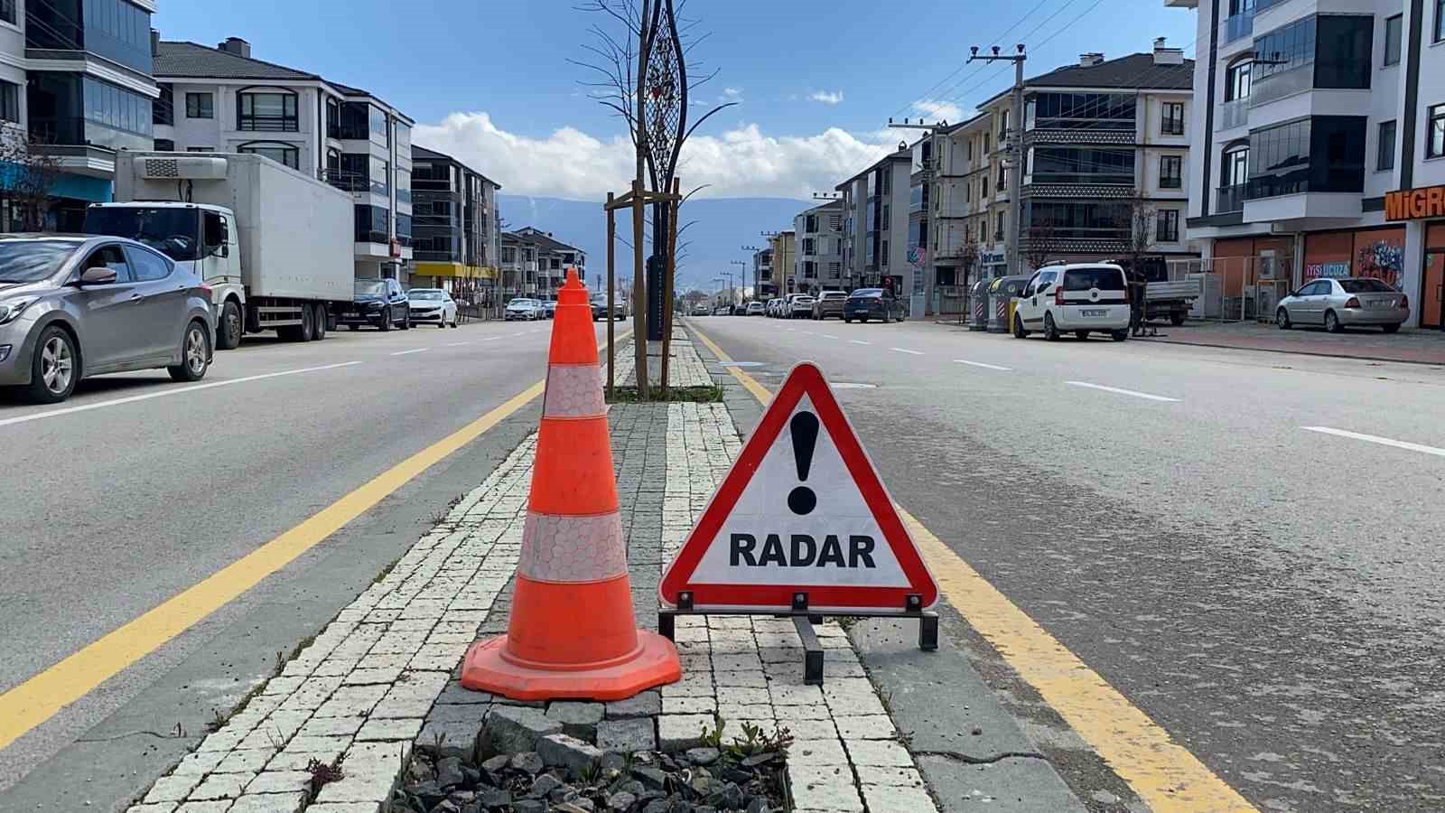 Bolu sokaklarında "Trafidar" mesaisi: Aşırı hız yapanlar yandı
