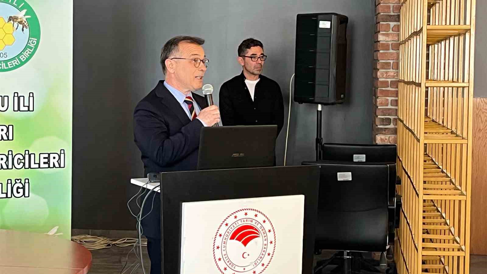 Bolu Tarım ve Orman İl Müdürü Zekariya Ar: "Bolu İli Türkiye’de arıcılık sektörü için çok kıymetli"
Bolu Tarım ve Orman İl Müdürü Zekariya Ar: "Bolu İli Türkiye’de arıcılık sektörü için çok kıymetli"