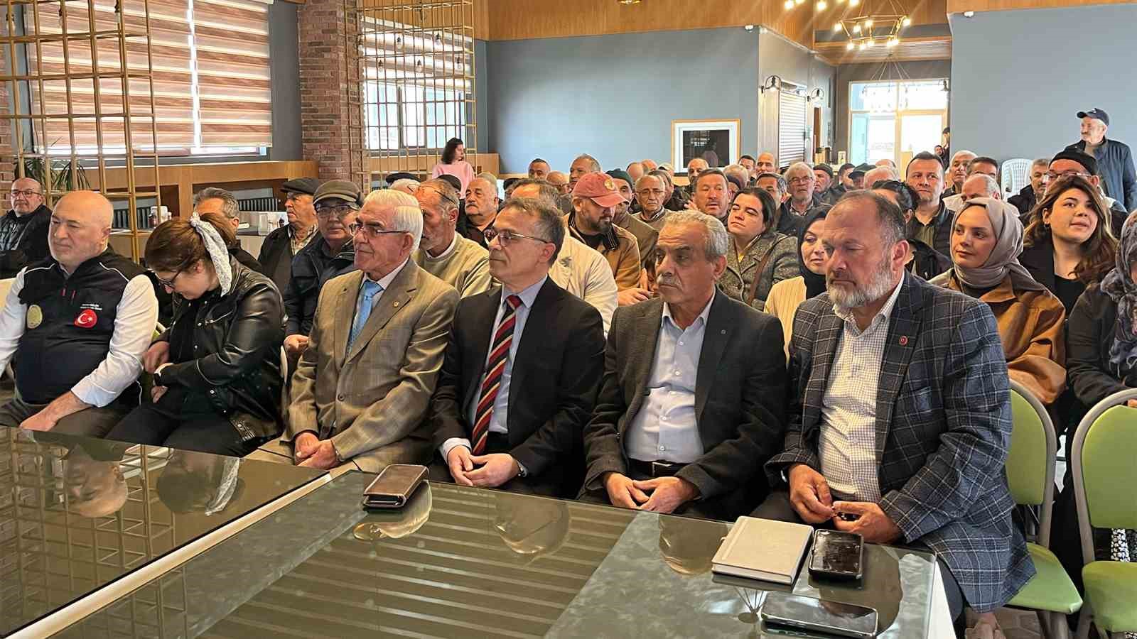 Bolu Tarım ve Orman İl Müdürü Zekariya Ar: "Bolu İli Türkiye’de arıcılık sektörü için çok kıymetli"
Bolu Tarım ve Orman İl Müdürü Zekariya Ar: "Bolu İli Türkiye’de arıcılık sektörü için çok kıymetli"