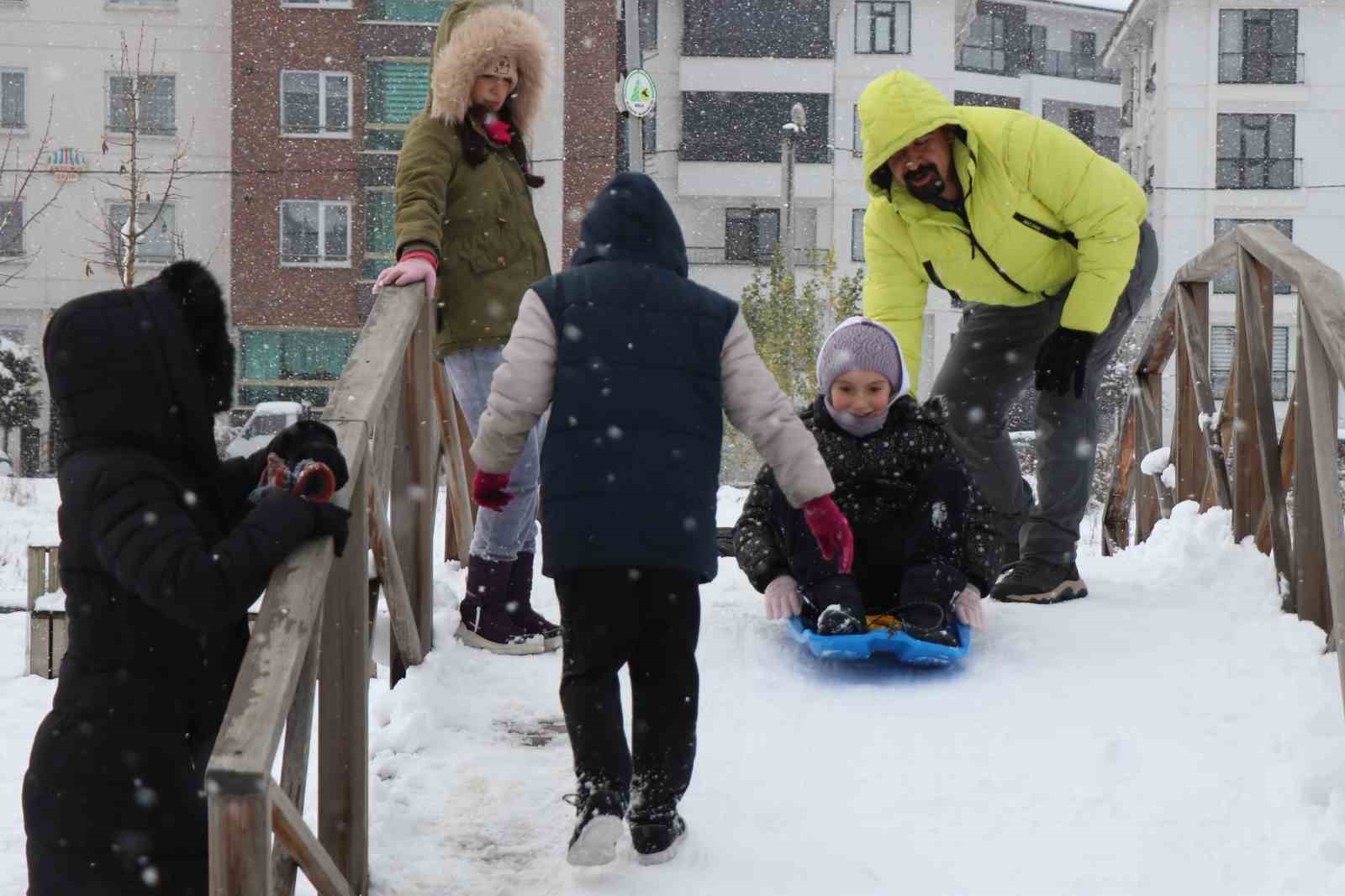 Bolu’da 1 ilçede okullar tatil edildi
