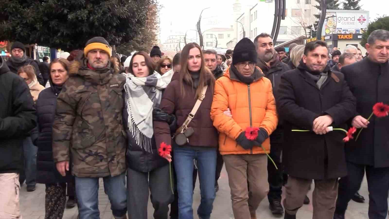 Bolu’da 78 canın anısına sessiz yürüyüş: "Cinayet diye adlandırdığımız olayda 8 tane evladımı yitirdim"
