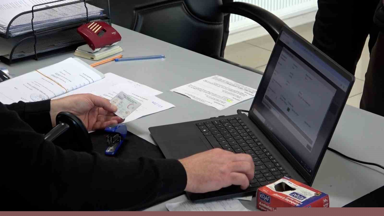 Bolu’da APP plakadan ceza yemek istemeyenler şoförler odasına akın etti
