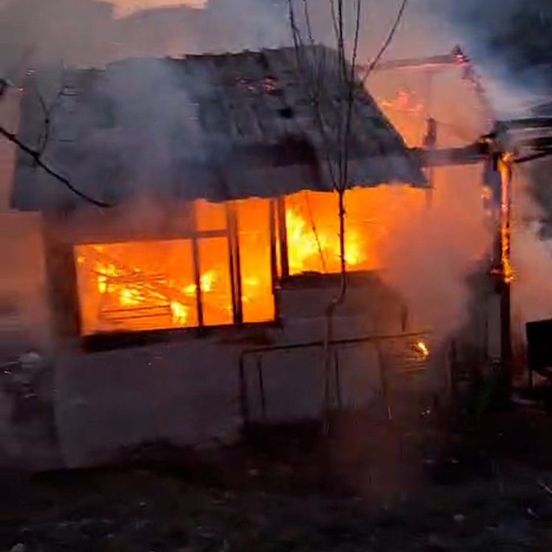 Bolu’da baraka alevlere teslim oldu
