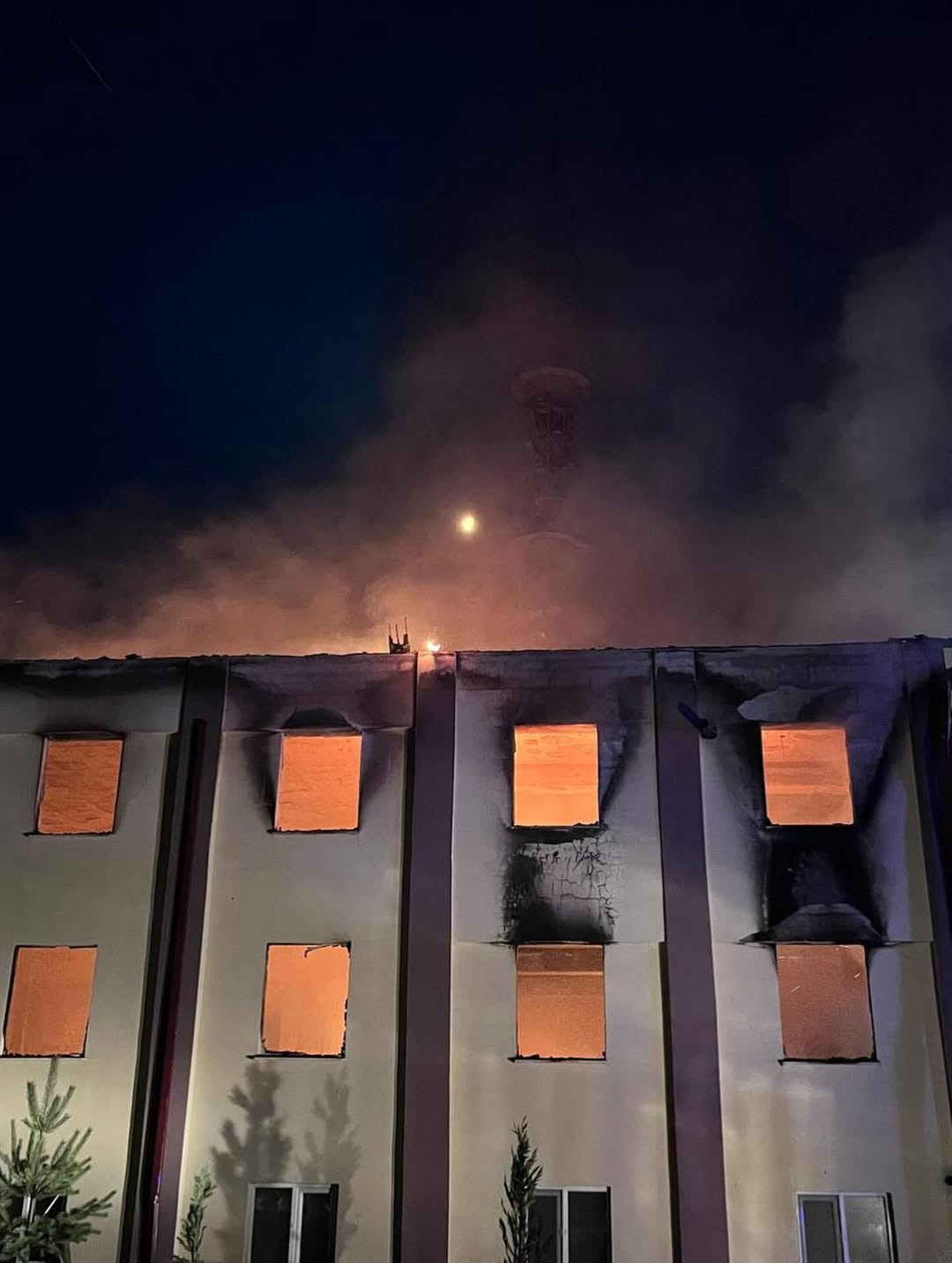 Bolu’da cami alev alev yandı
