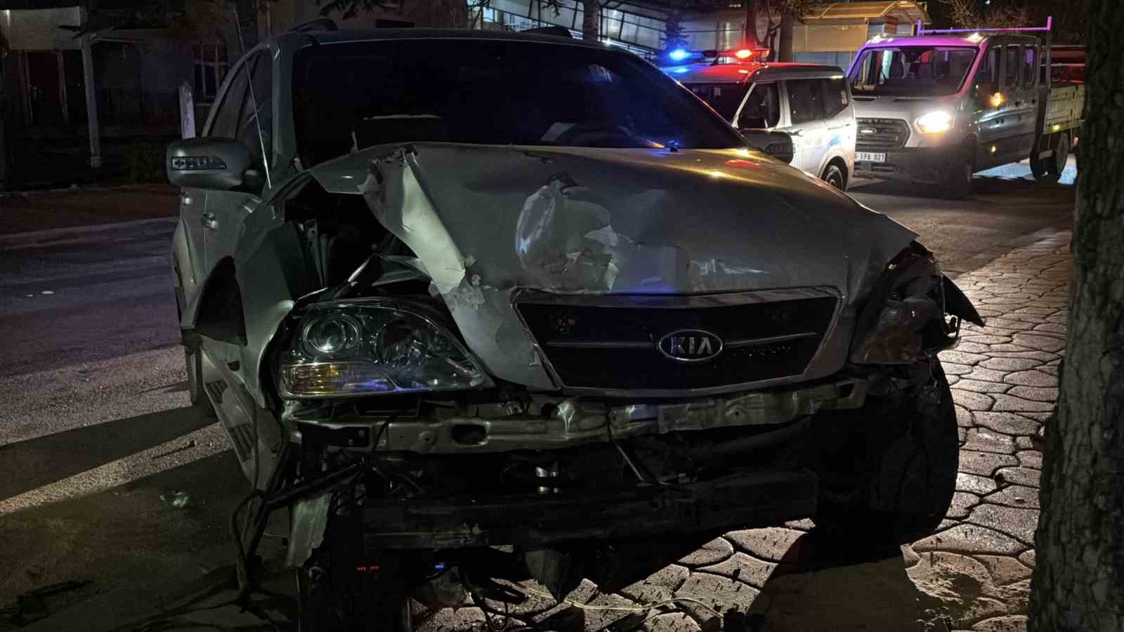 Bolu’da ciple otomobil çarpıştı: Araçlar ağır hasar aldı
