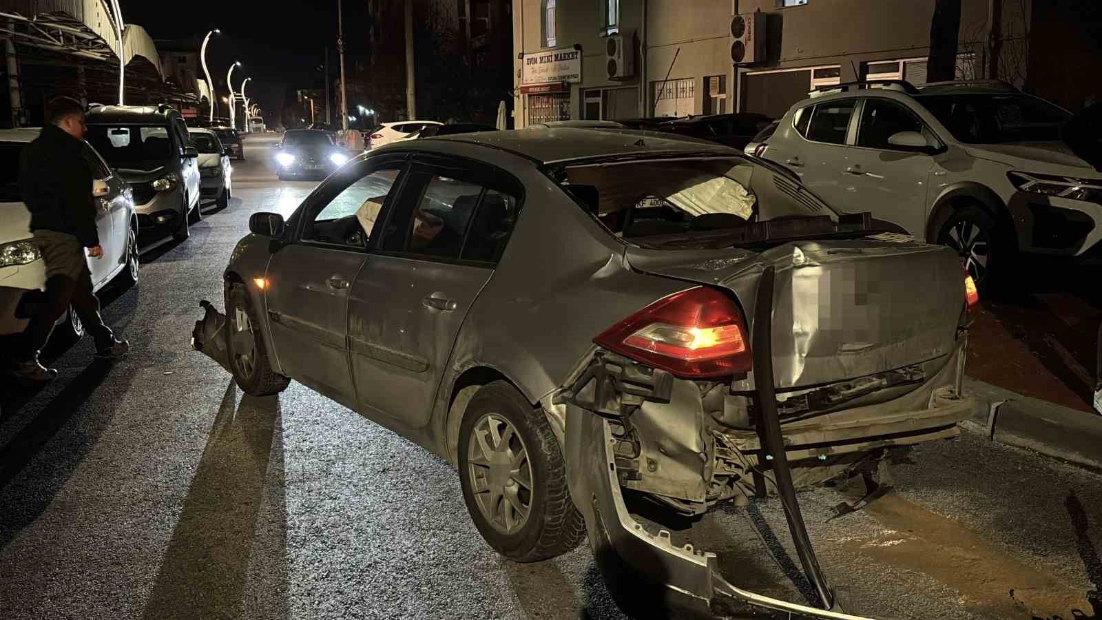 Bolu’da ciple otomobil çarpıştı: Araçlar ağır hasar aldı
