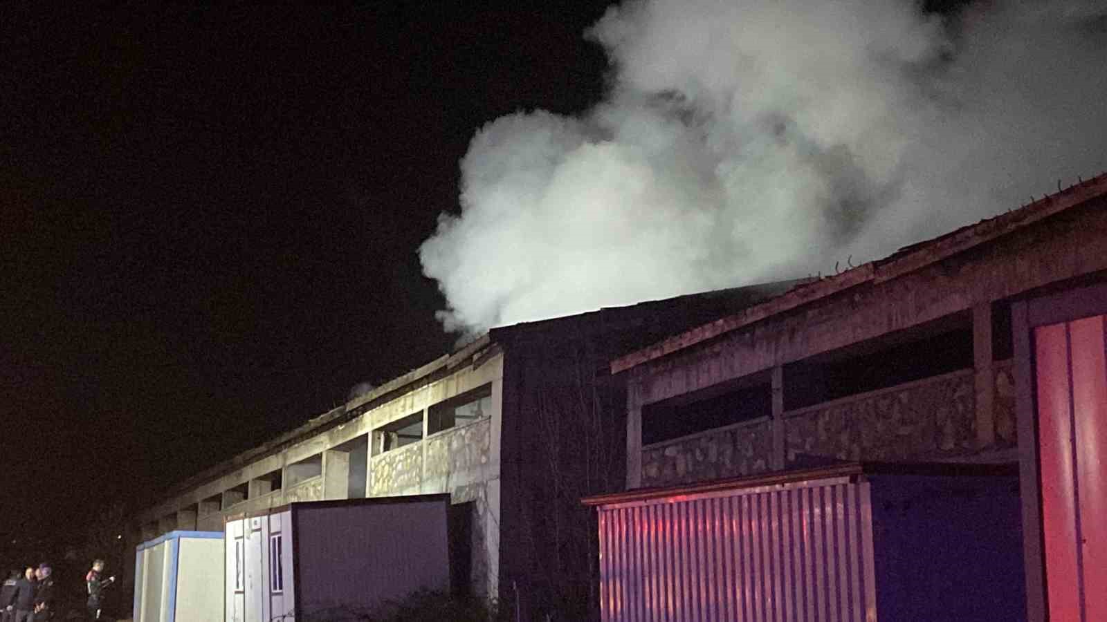 Bolu’da inşaat deposunda yangın
