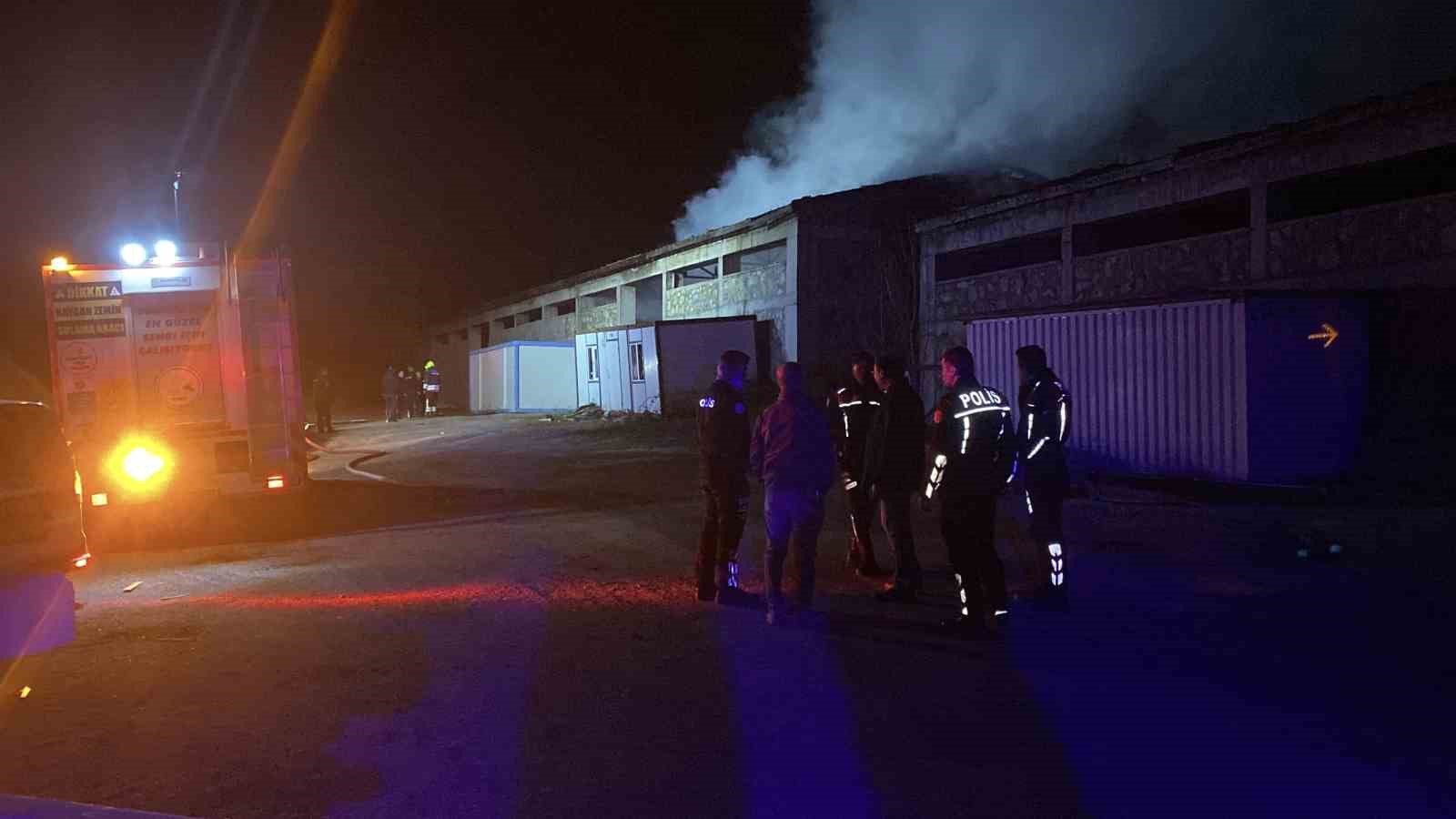 Bolu’da inşaat deposunda yangın
