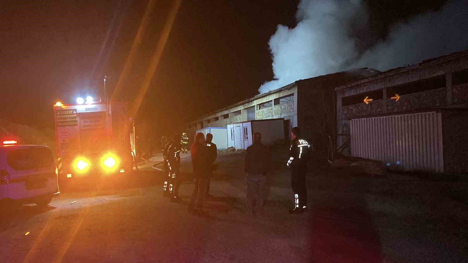 Bolu’da inşaat deposunda yangın

