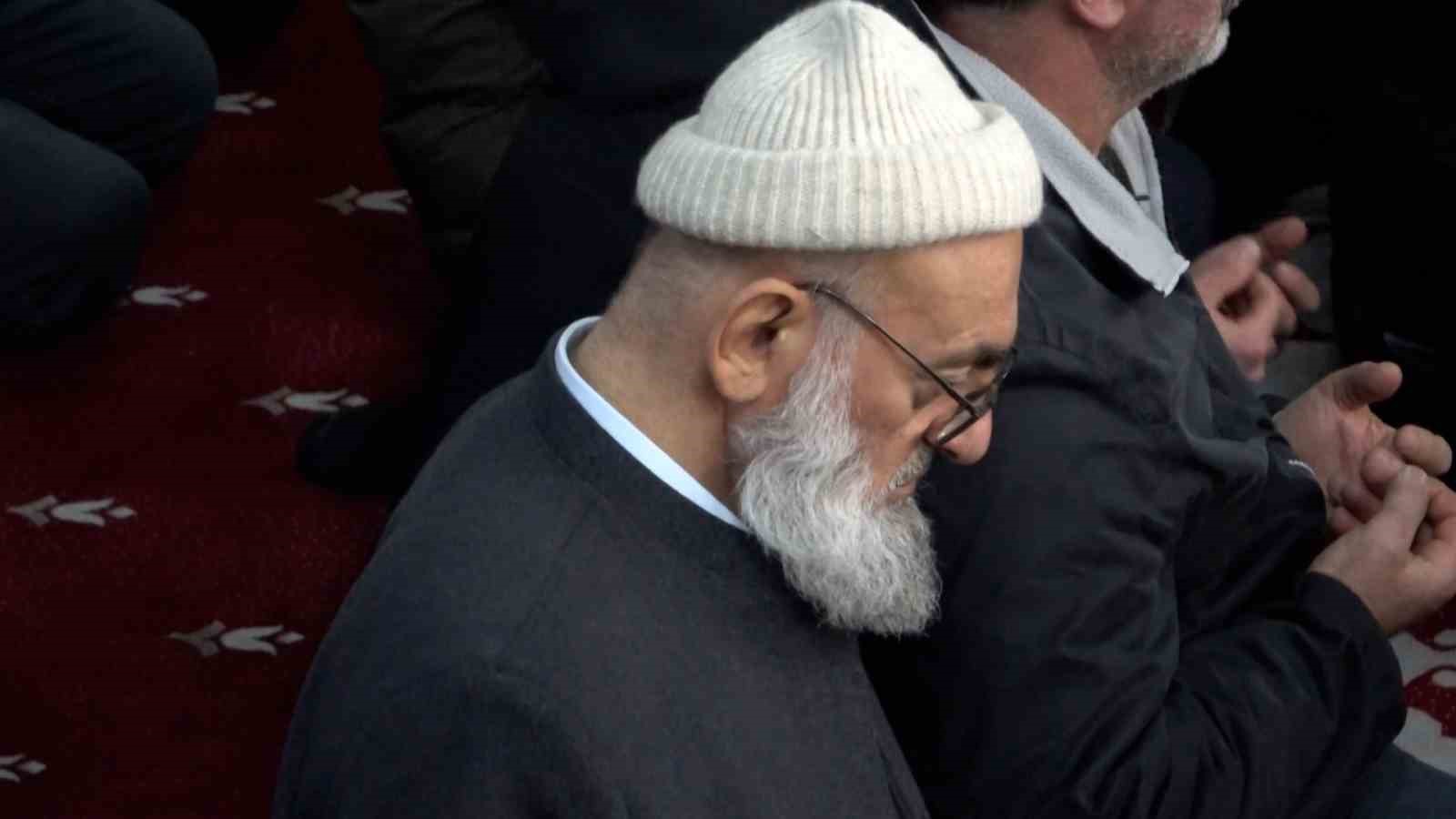 Bolu’da Kadir Gecesi’nde camiler doldu taştı
