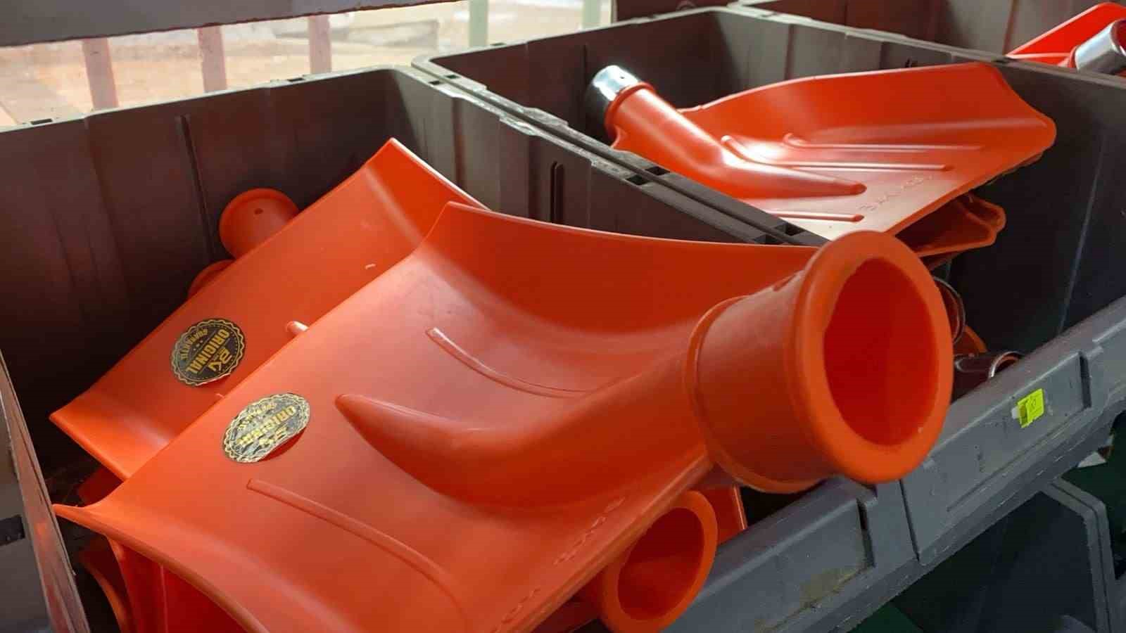 Bolu’da kar kürekleri ’yok’ sattı
Bolu’da kar kürekleri ’yok’ sattı