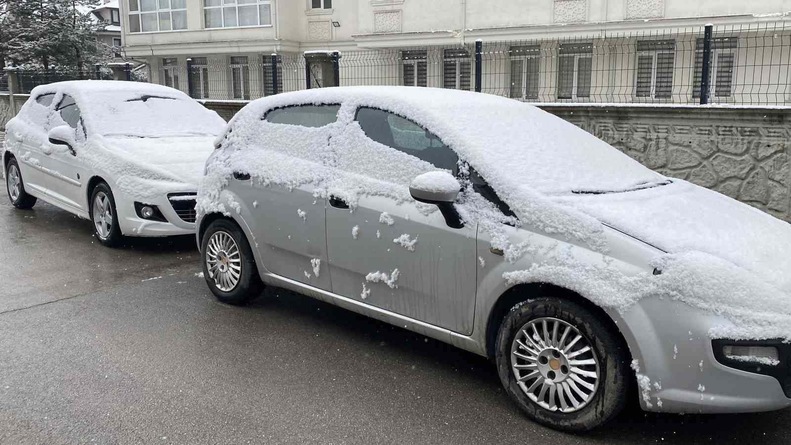 Bolu’da kar yağışı etkisini sürdürüyor
