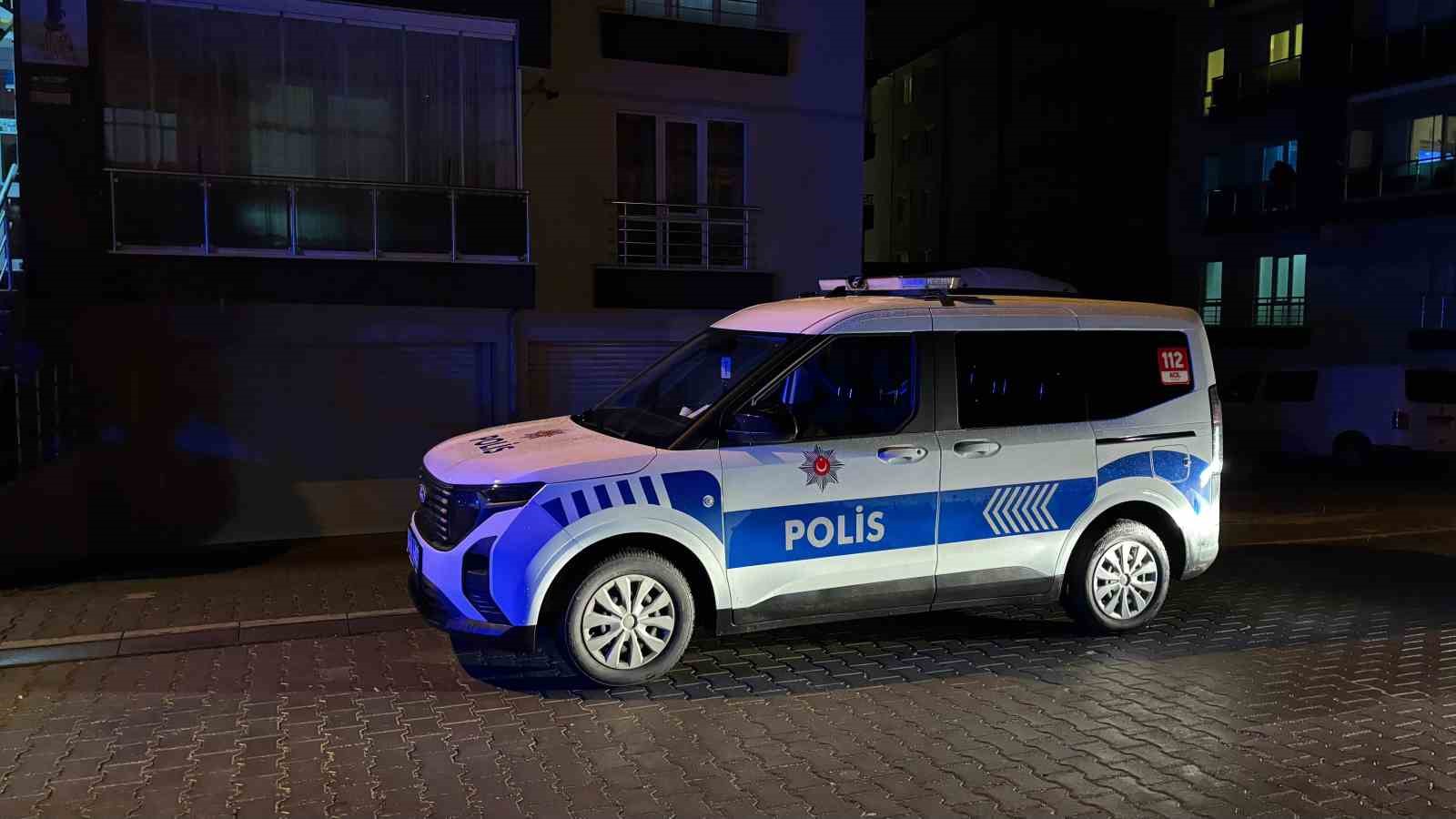 Bolu’da kendini odaya kilitleyen şizofreni hastası kadını polis ikna etti: Tedaviyi kabul etti
