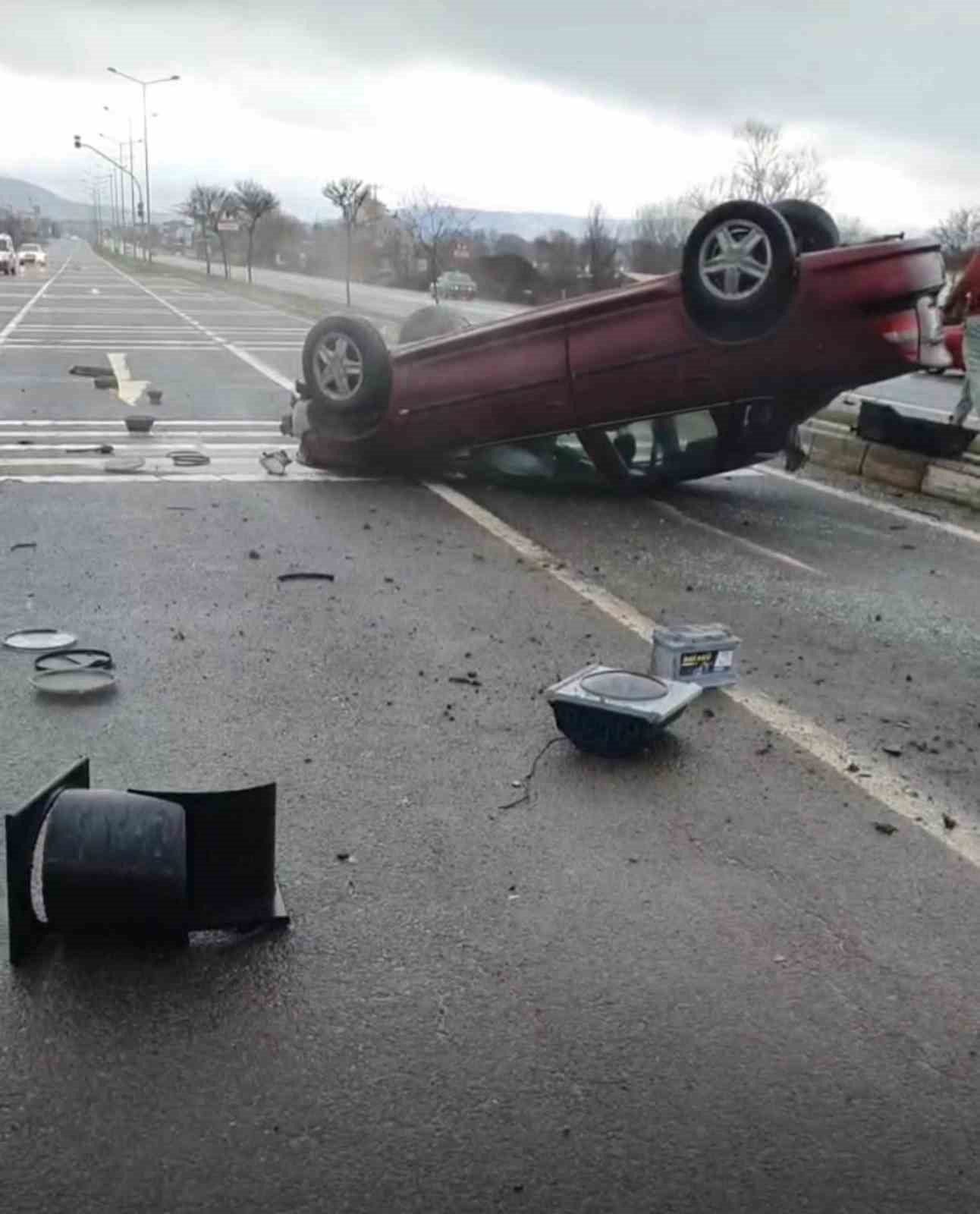 Bolu’da kontrolden çıkan otomobil takla attı: 1 yaralı
