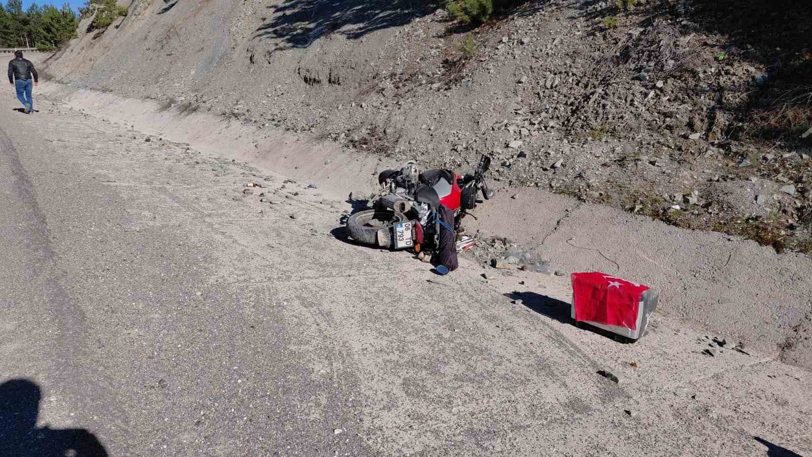 Bolu’da motosikletler peş peşe kaza yaptı: 2 yaralı
