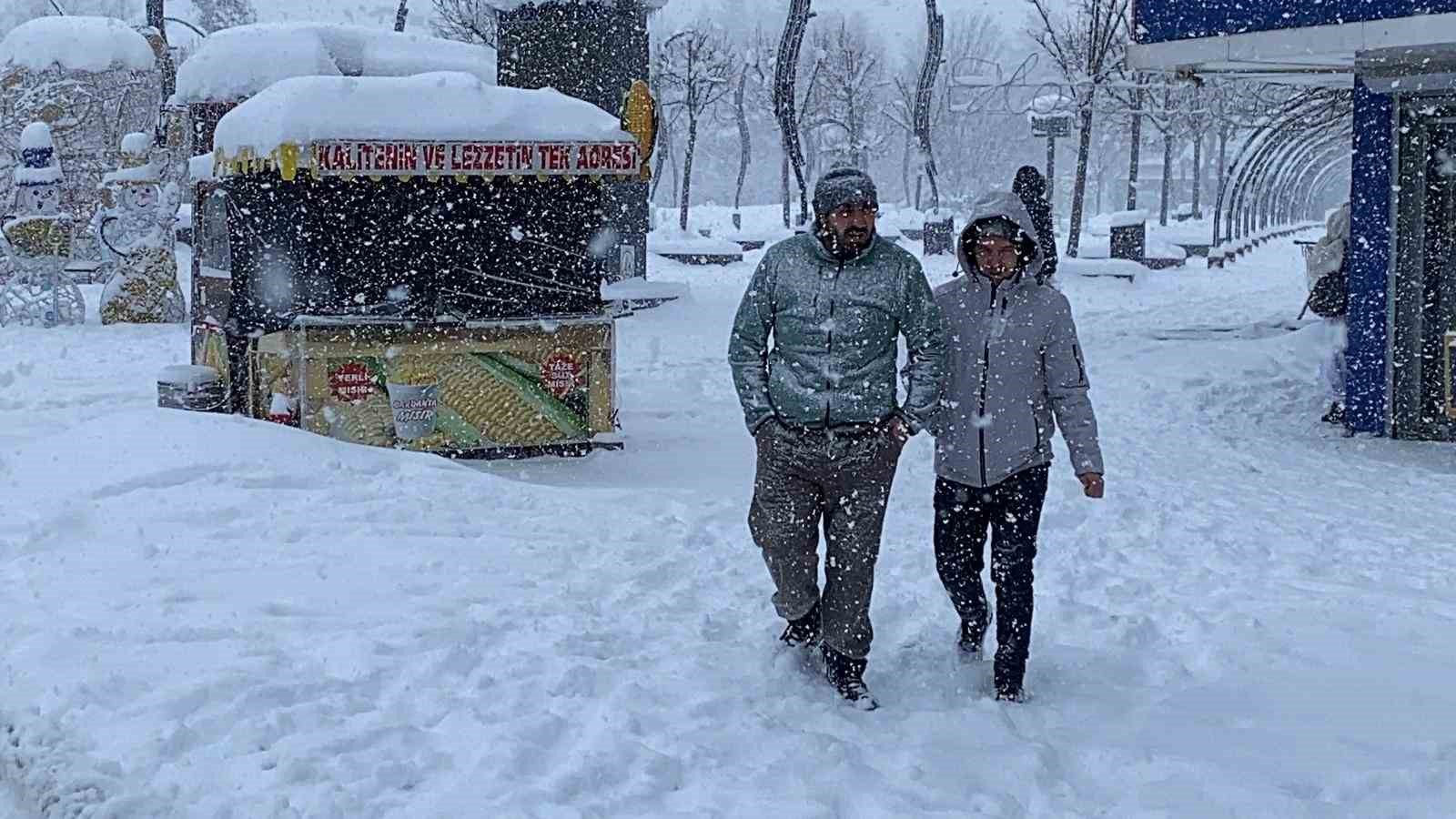 Bolu’da motosikletlere trafiğe çıkış yasağı
Bolu’da motosikletlere trafiğe çıkış yasağı