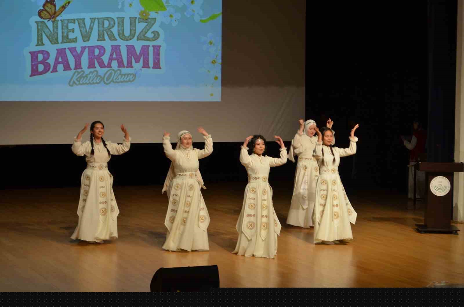 Bolu’da nevruz coşkusu: Ateş yakıldı, demir dövüldü
