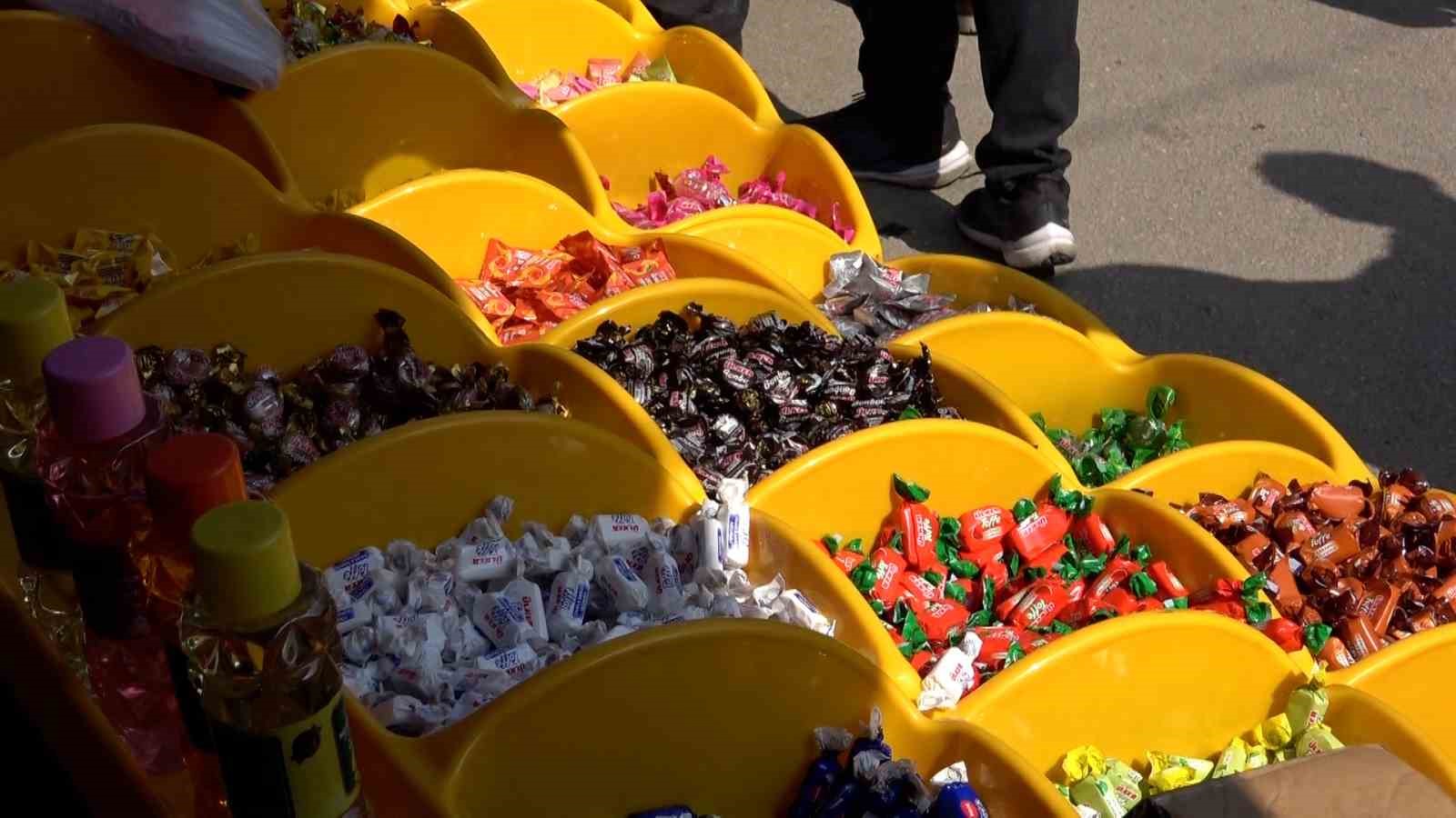 Bolu’da pazar tezgahları bayram şekerleriyle renklendi
