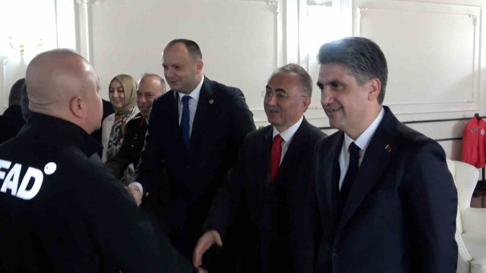 Bolu’da protokol bayramlaştı
