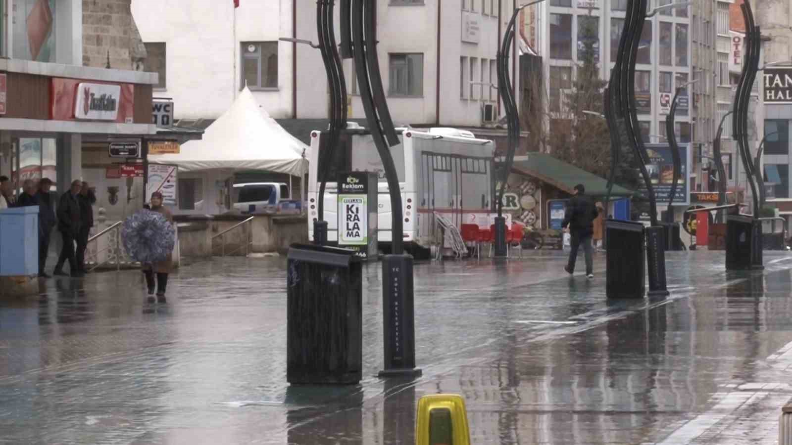 Bolu’da sağanak yağış etkili oldu
