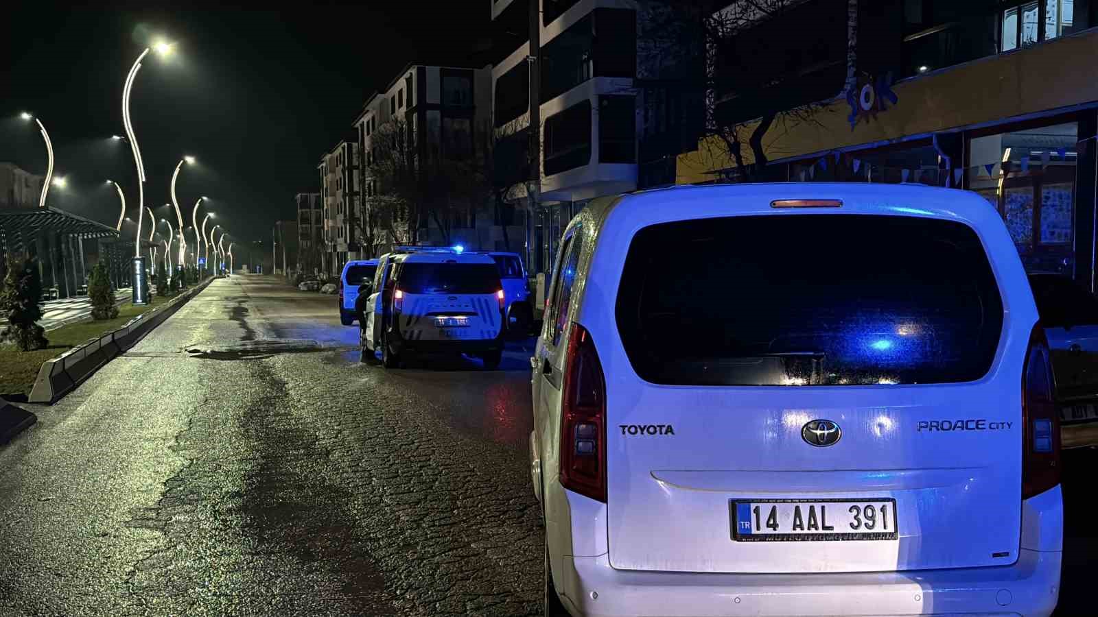 Bolu’da "Şikayetçi olmayalım" buluşması, silahlı kavgaya dönüştü
Bolu’da "Şikayetçi olmayalım" buluşması, silahlı kavgaya dönüştü