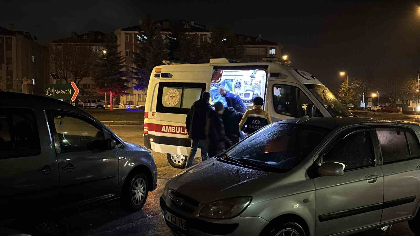 Bolu’da "Şikayetçi olmayalım" buluşması, silahlı kavgaya dönüştü
Bolu’da "Şikayetçi olmayalım" buluşması, silahlı kavgaya dönüştü
