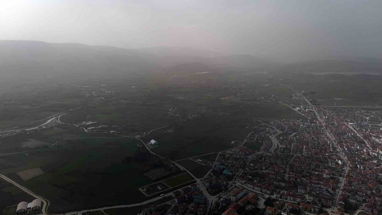 Bolu’da toz taşınımı etkili oluyor
