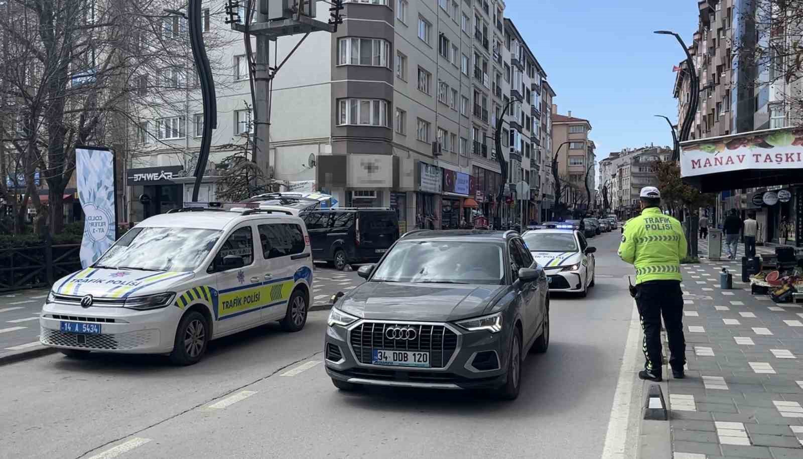 Bolu’da trafik polisleri denetimleri sıkılaştırdı
