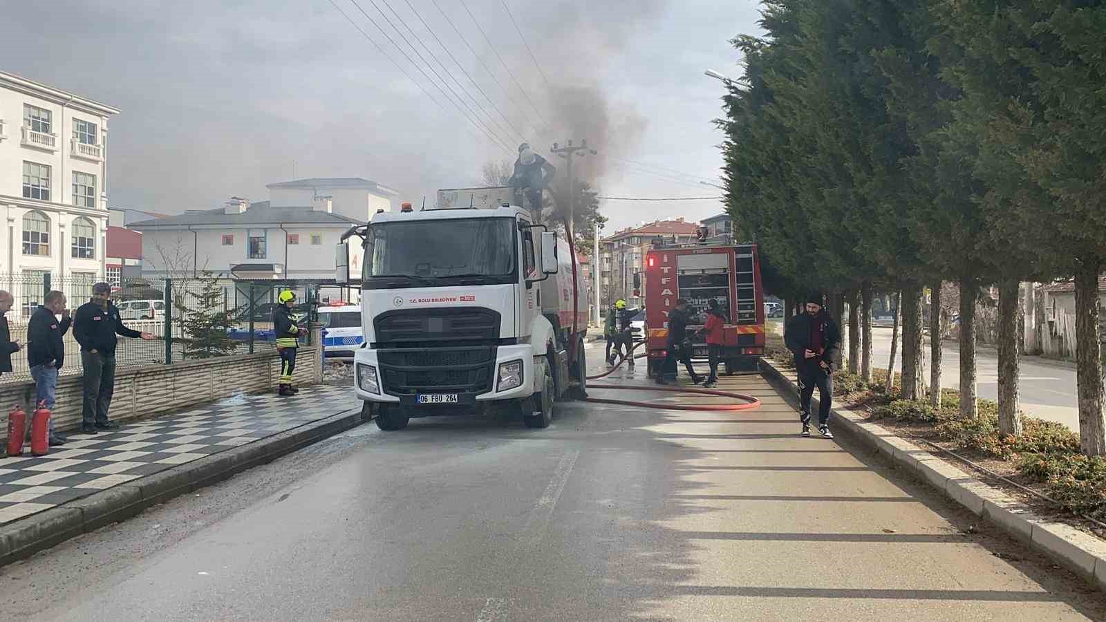Bolu’da yol süpürme aracında yangın çıktı
