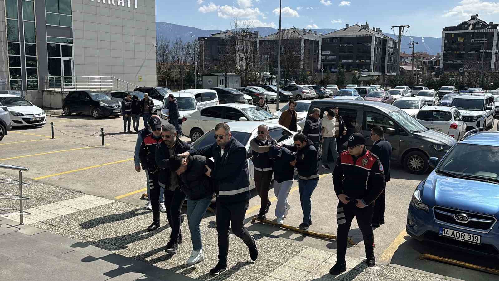 Bolu’daki silahlı saldırının failleri Bursa’da operasyonla yakalandı: Polis 300 saat kamera izledi
