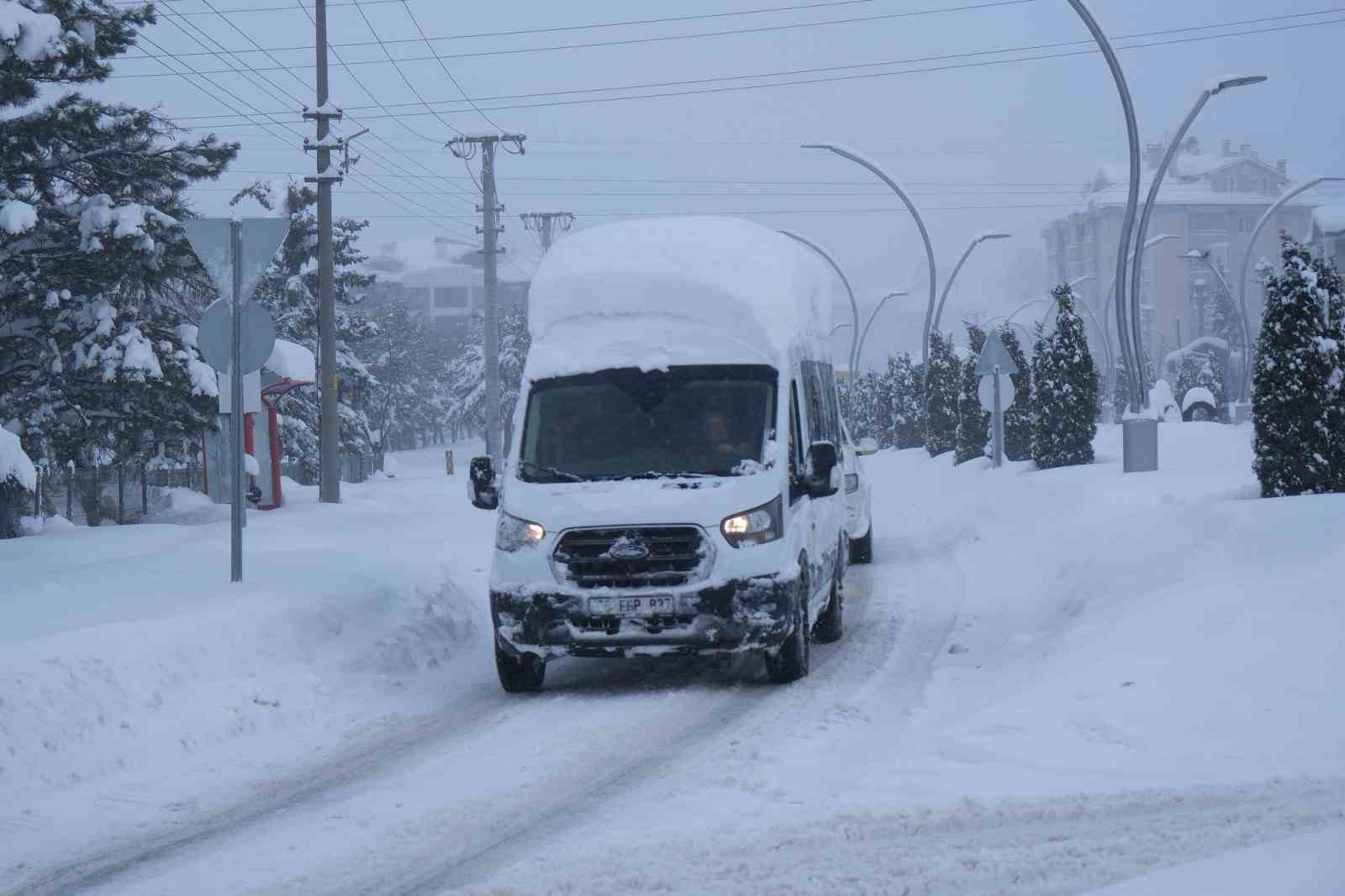 Bolu’yu kar esir aldı: "Hiç kimse panik yapmasın"
