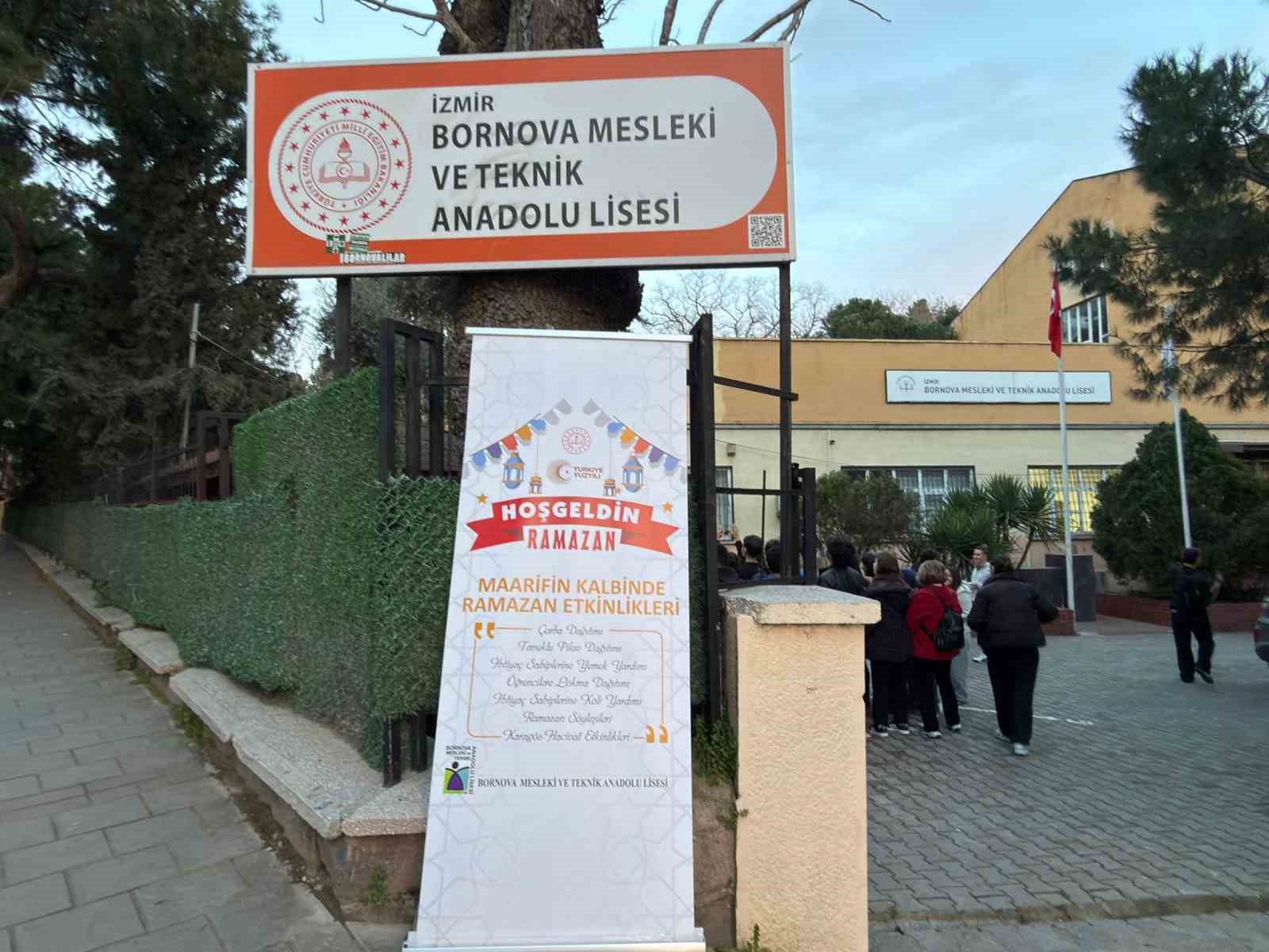 Bornova MTAL’de geleneksel iftar sofrası kuruldu
