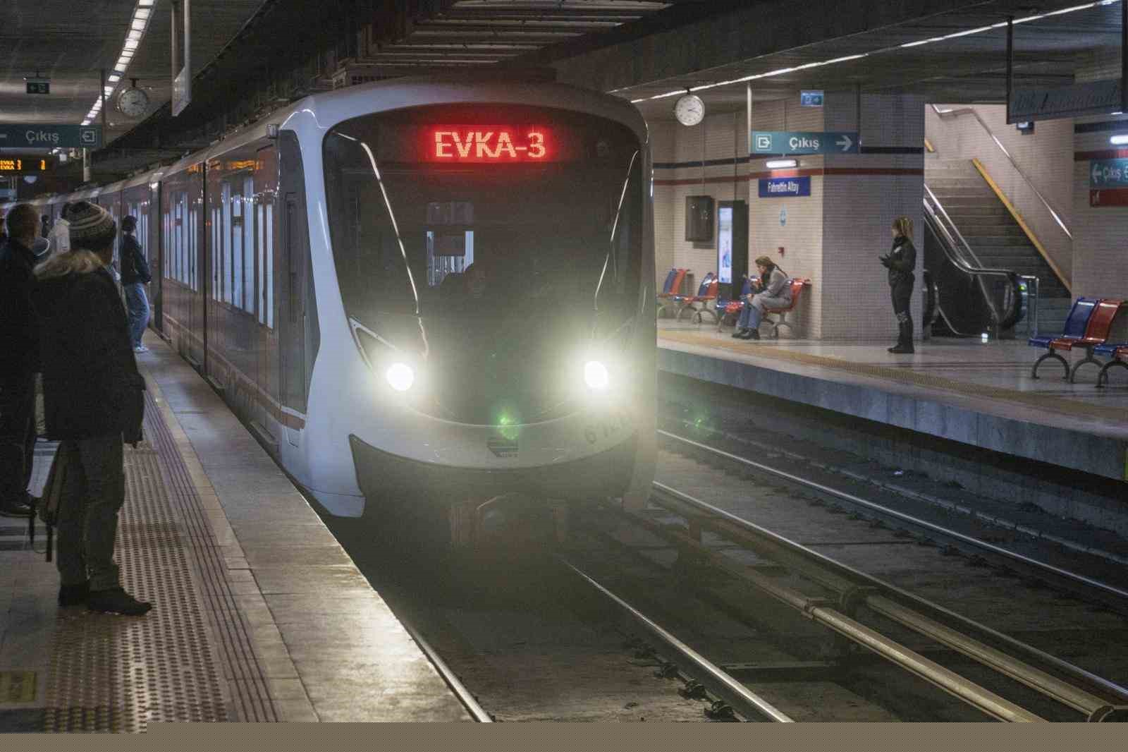 Bornova’da metro hattında raylar yenileniyor

