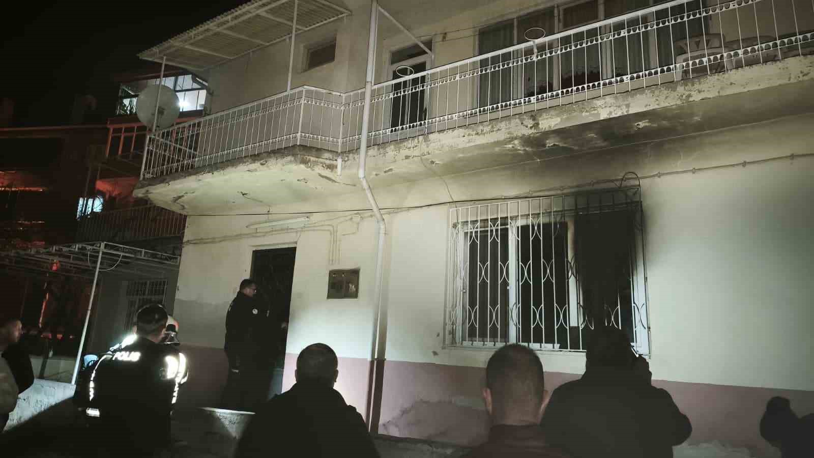 Boş evde çıkan yangın korkuttu
