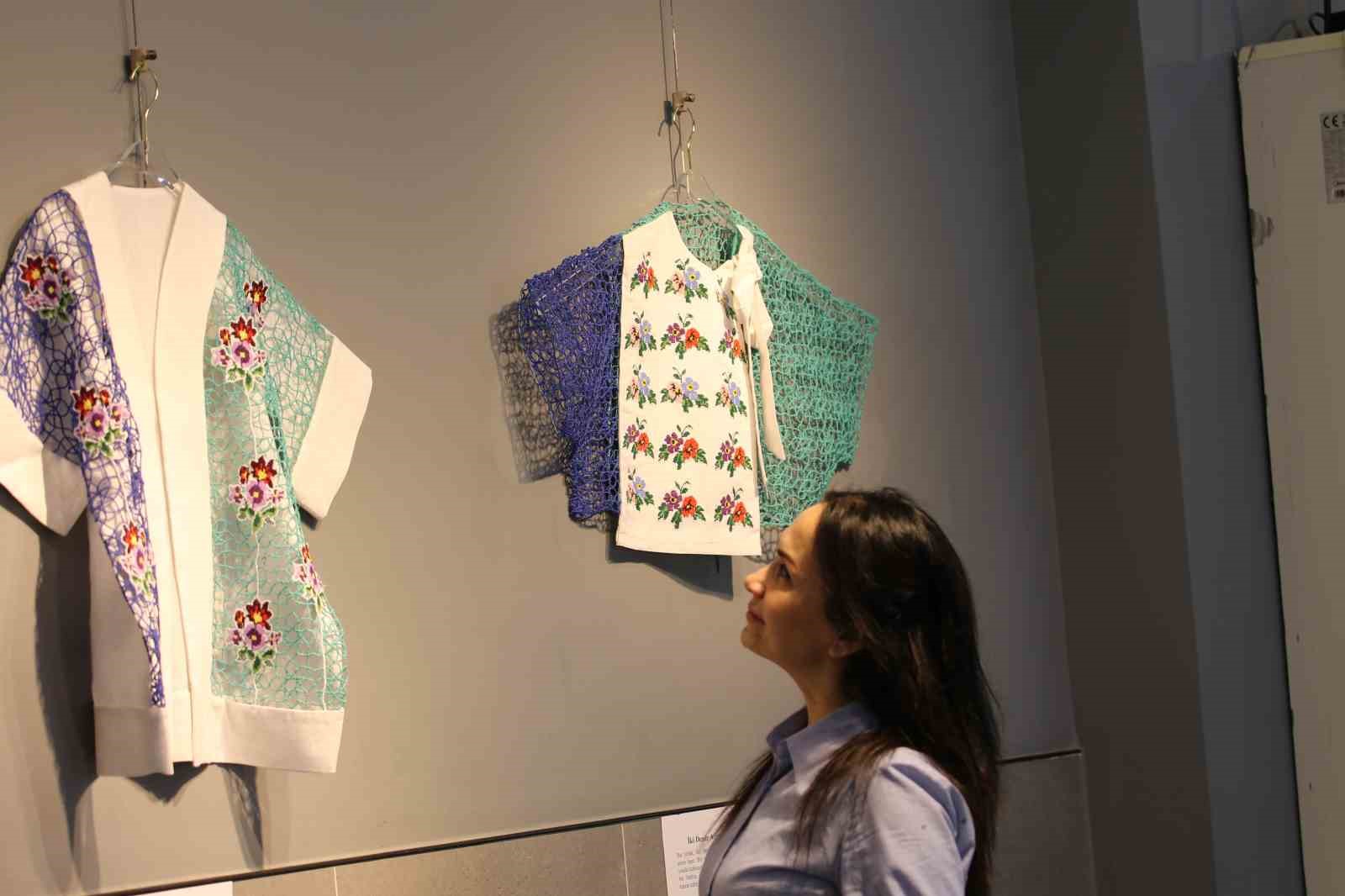 Boşluğun Hafızası Sergisi sanatseverlerle buluştu
Boşluğun Hafızası Sergisi sanatseverlerle buluştu