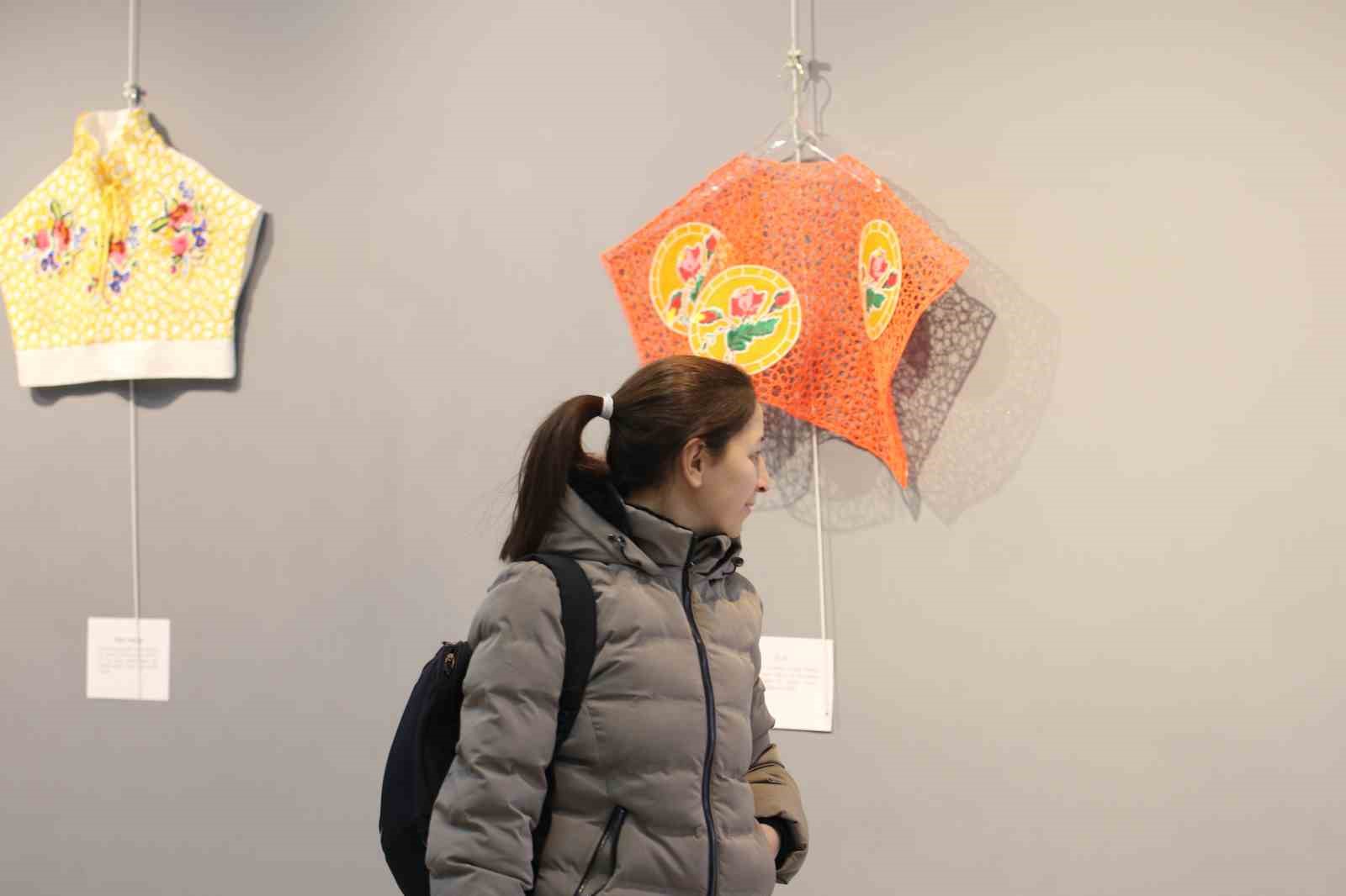 Boşluğun Hafızası Sergisi sanatseverlerle buluştu
Boşluğun Hafızası Sergisi sanatseverlerle buluştu