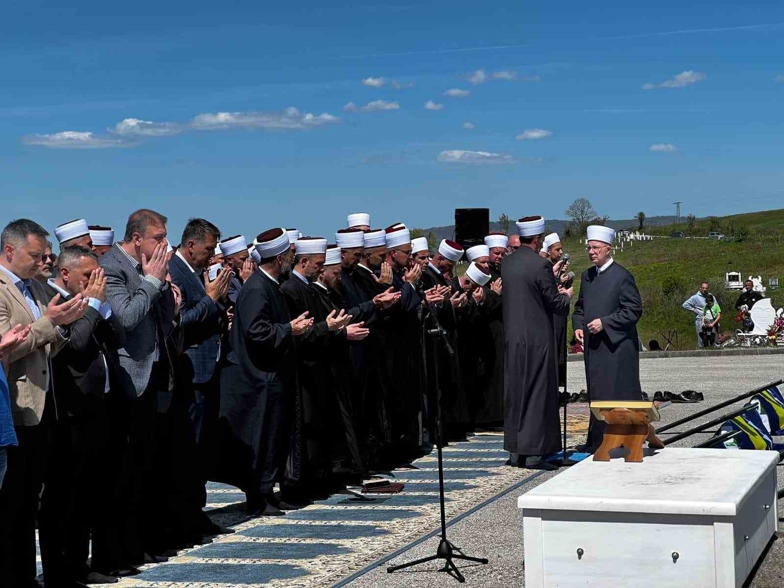 Bosna Hersek Savaşı sırasında öldürülen 6 kişi toprağa verildi
