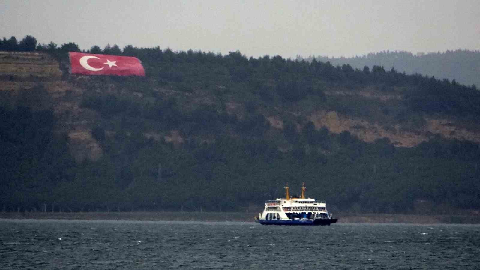 Bozcaada’ya bugün yapılacak tüm feribot seferleri iptal edildi
